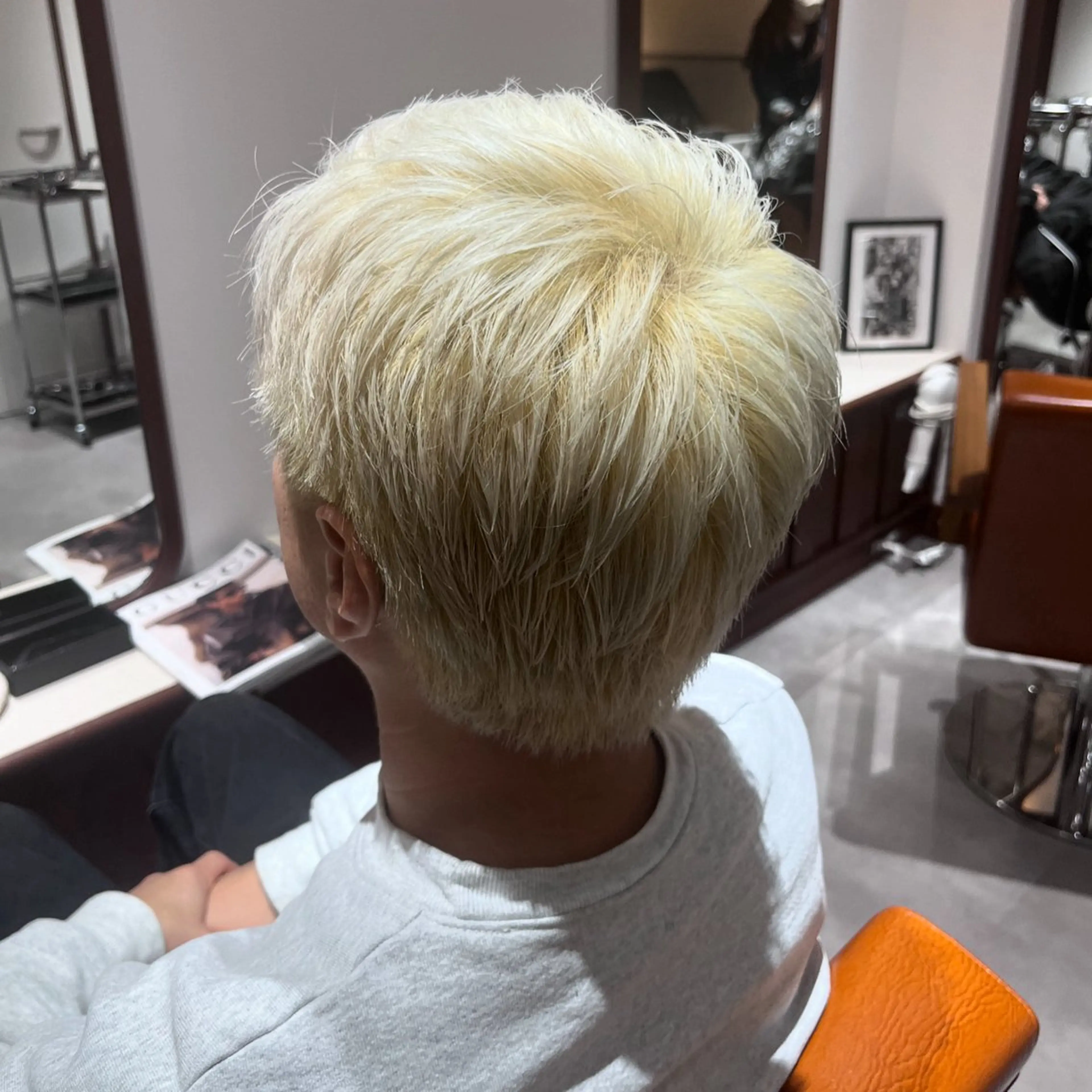 カラー メンズ カット ヘアカラー urara /ブリーチ/艶カラーのヘアスタイル