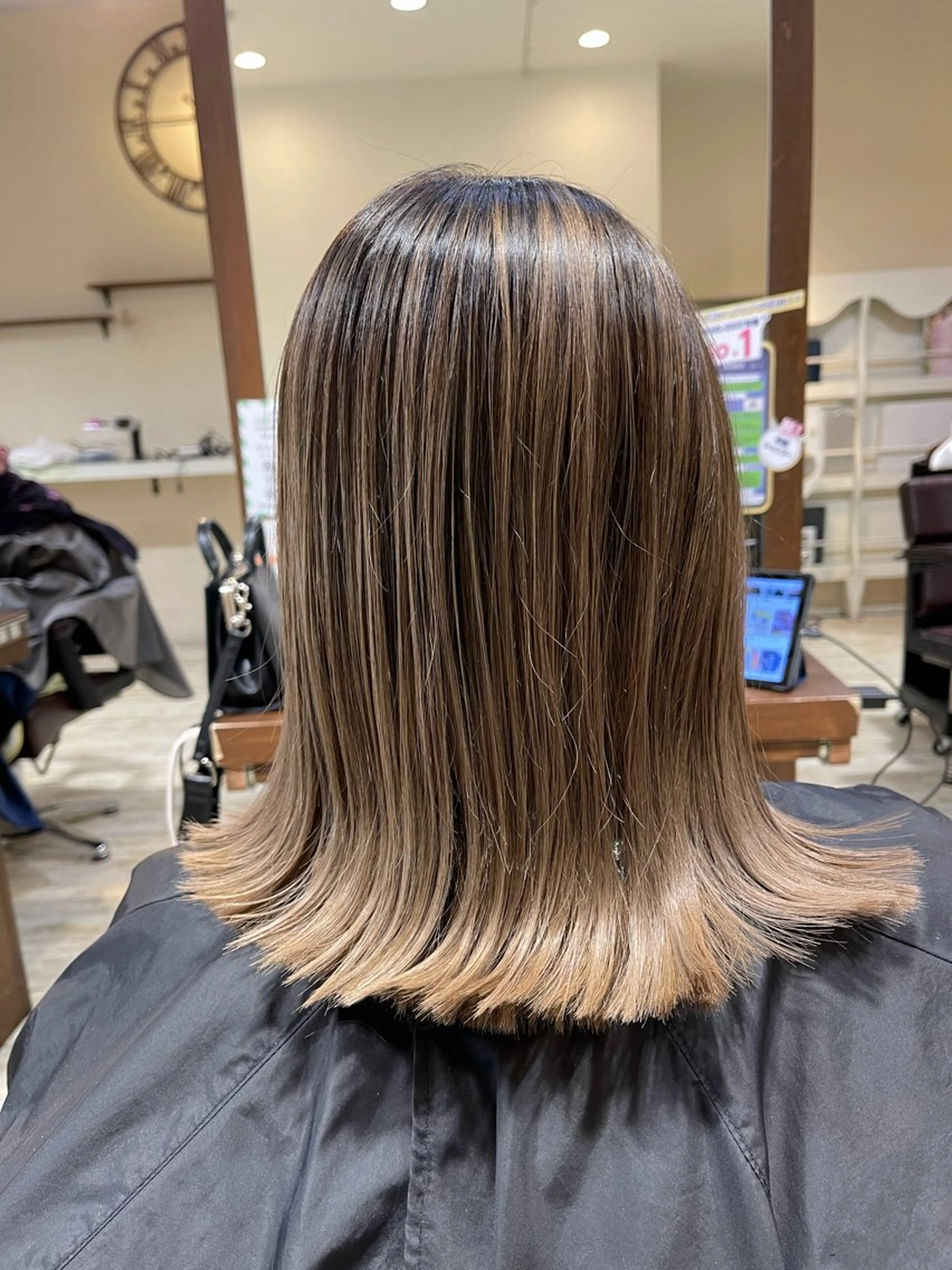 ミディアム カラー カット ヘアカラー トリートメント Che'ri所属・海外レイヤー/ レイヤーカット/和田のヘアスタイル