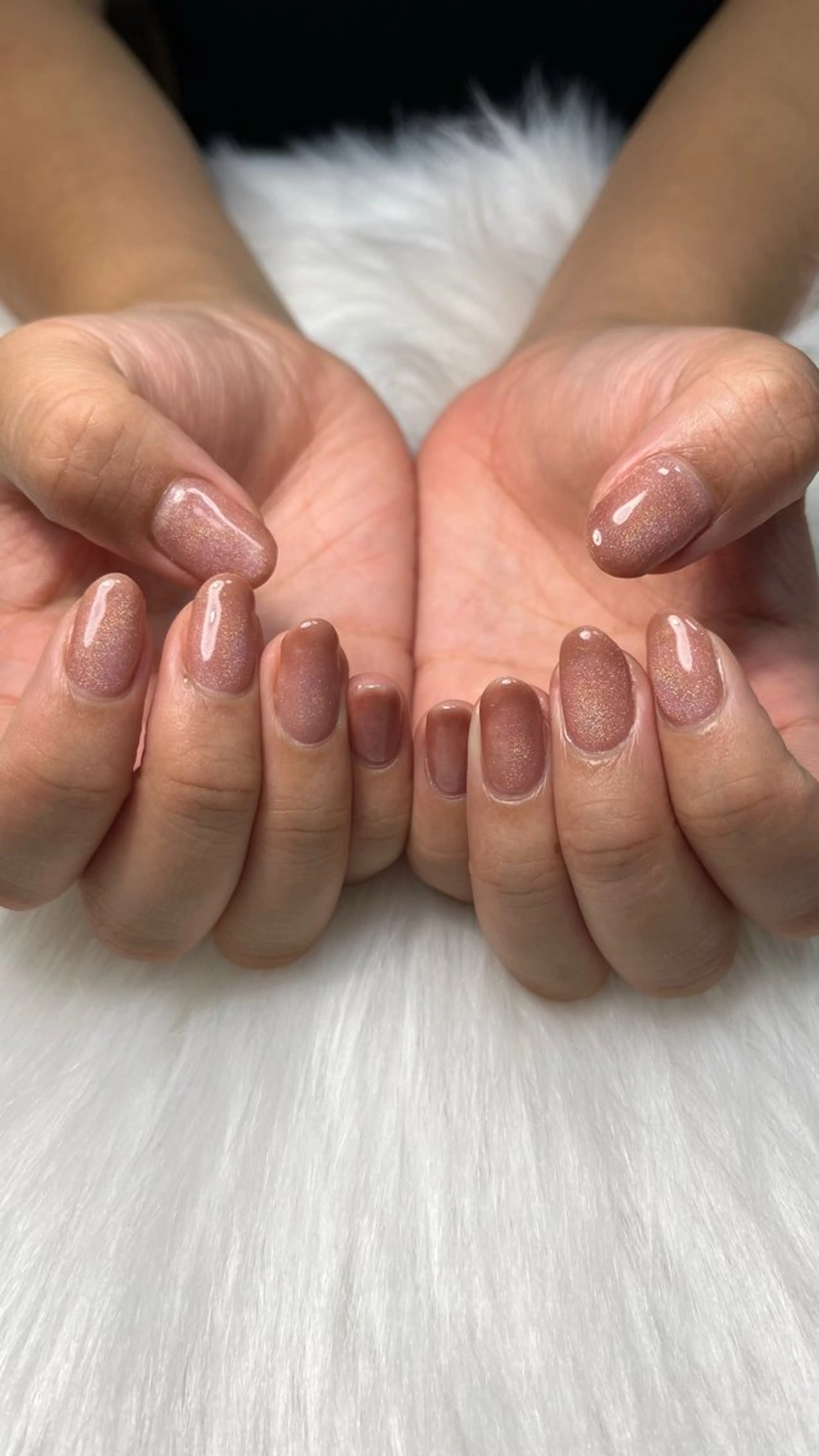 ネイル ブラウン マグネットネイル マグネットワンカラー ニュアンスネイル オフィスネイル ハンドネイル Nail salon Hanakoのネイルデザイン