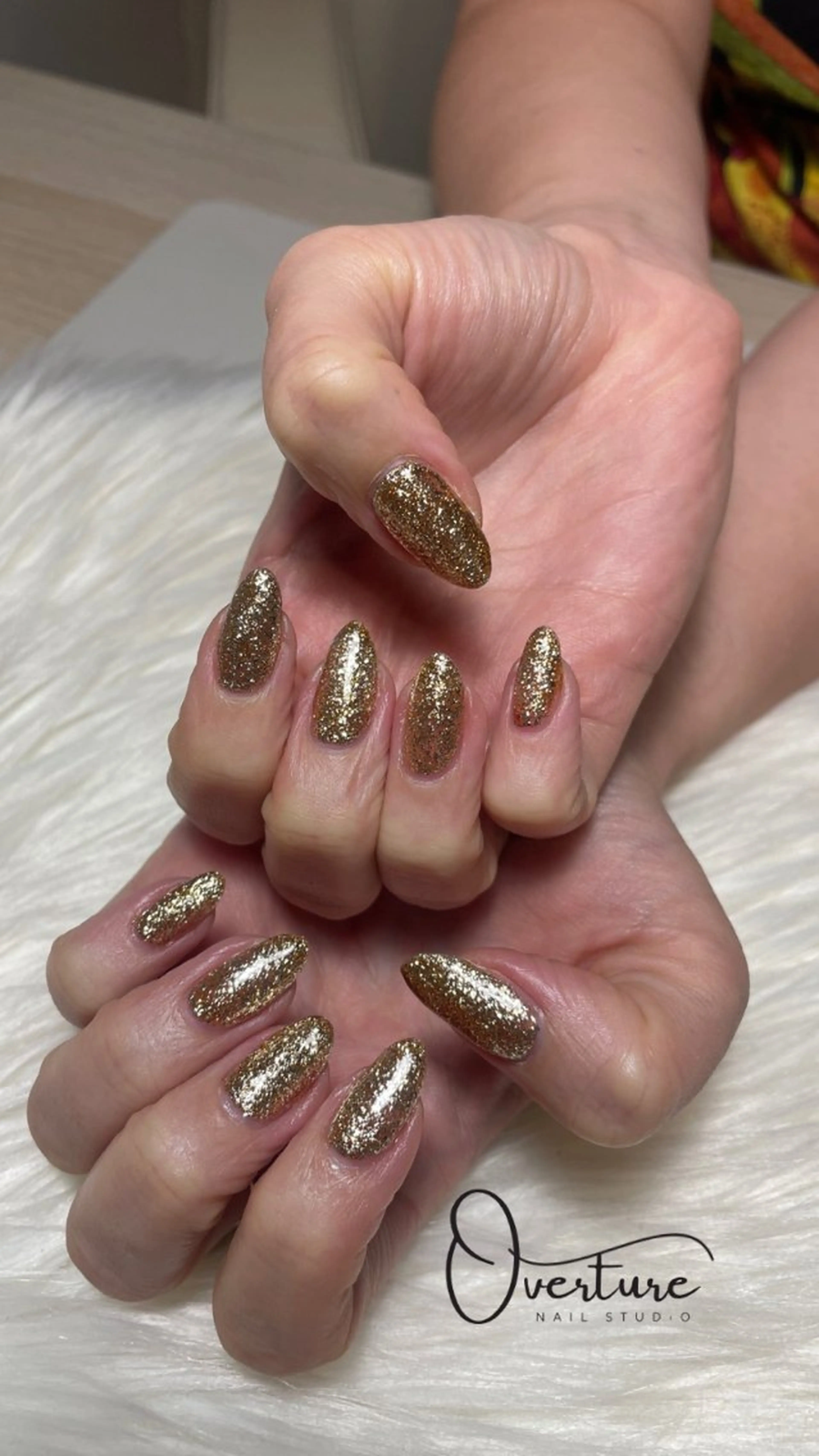 ネイル ゴールド ラメ(グリッター) ワンカラーネイル Overture nail studio所属・Overture Sayaのネイルデザイン