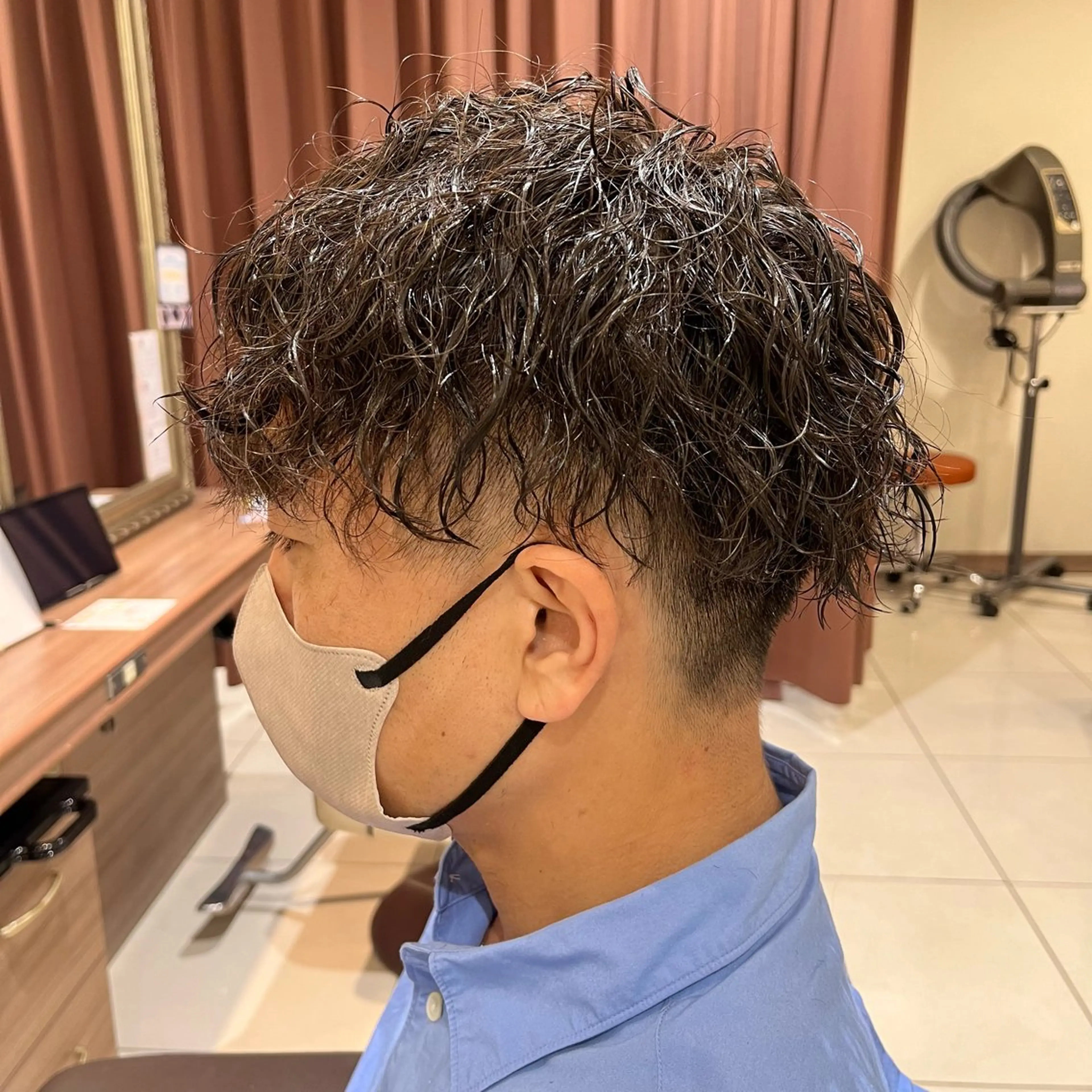 ショート パーマ メンズ カット パーマ トリートメント ナチュラル暖色カラー 🤎 佐藤栞のヘアスタイル