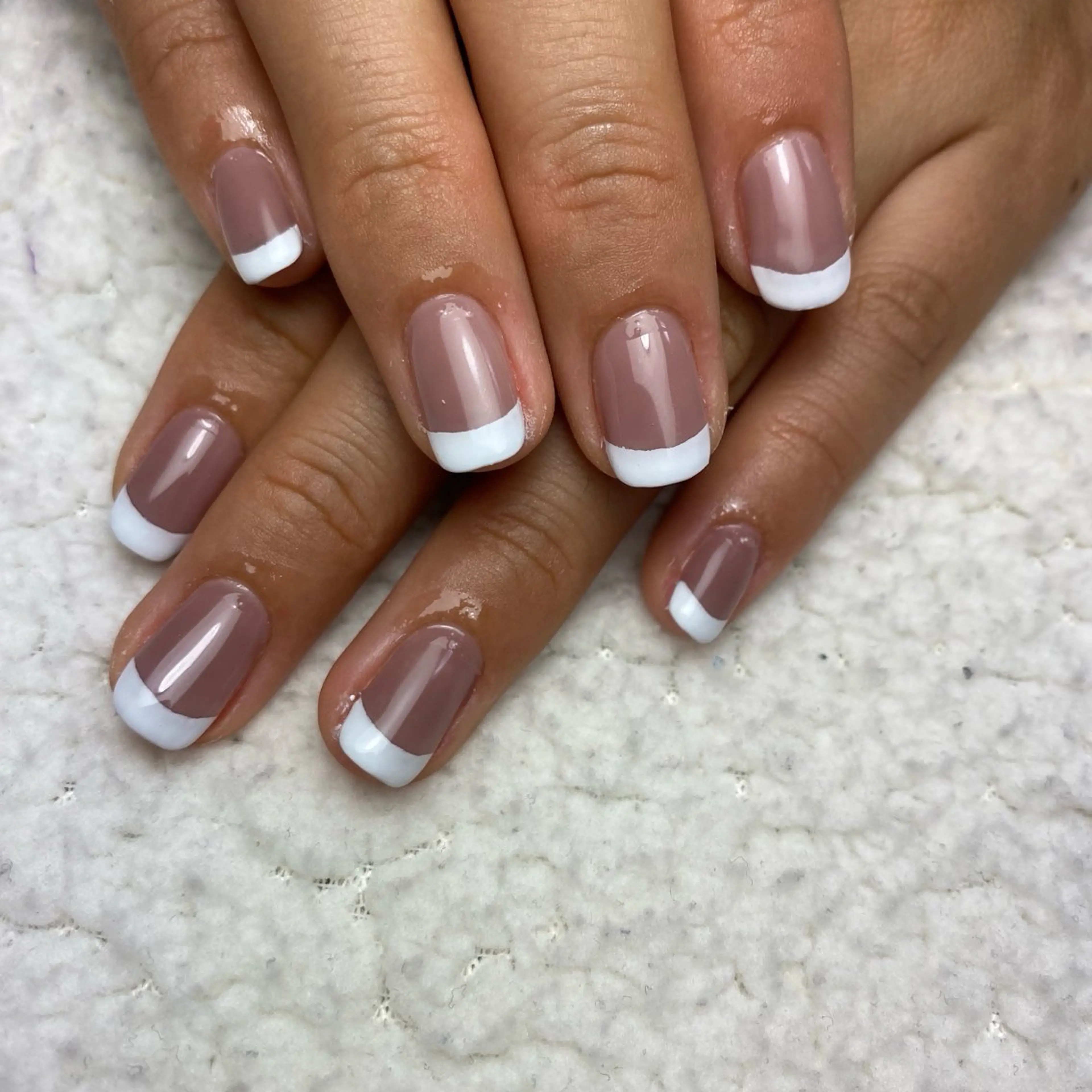 ネイル フレンチネイル ホワイト ハンドネイル COCO+所属・COCO +のエステ・リラクイメージ