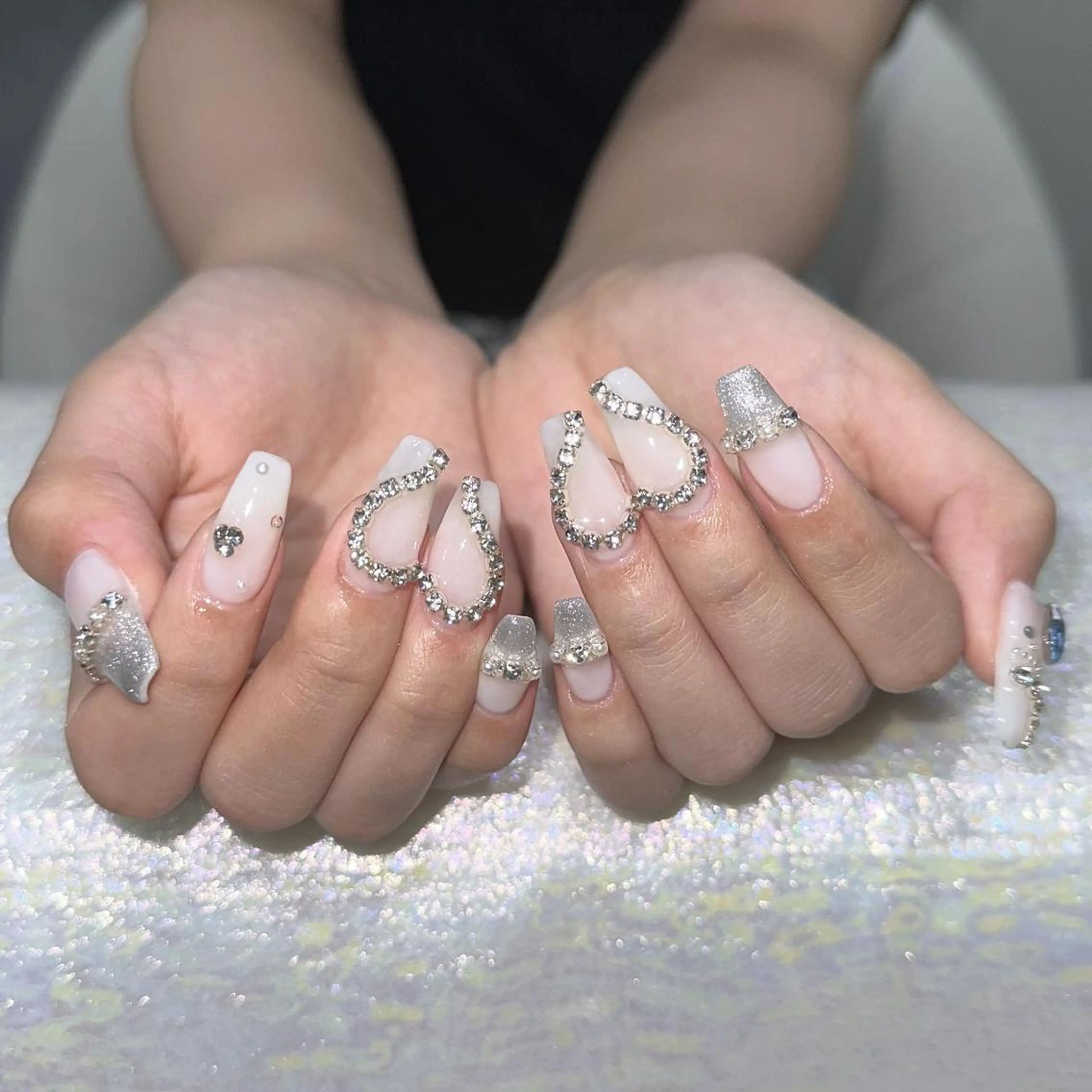 ネイル アートネイル 長さ出し ネイルチップ Queens マオのネイルデザイン