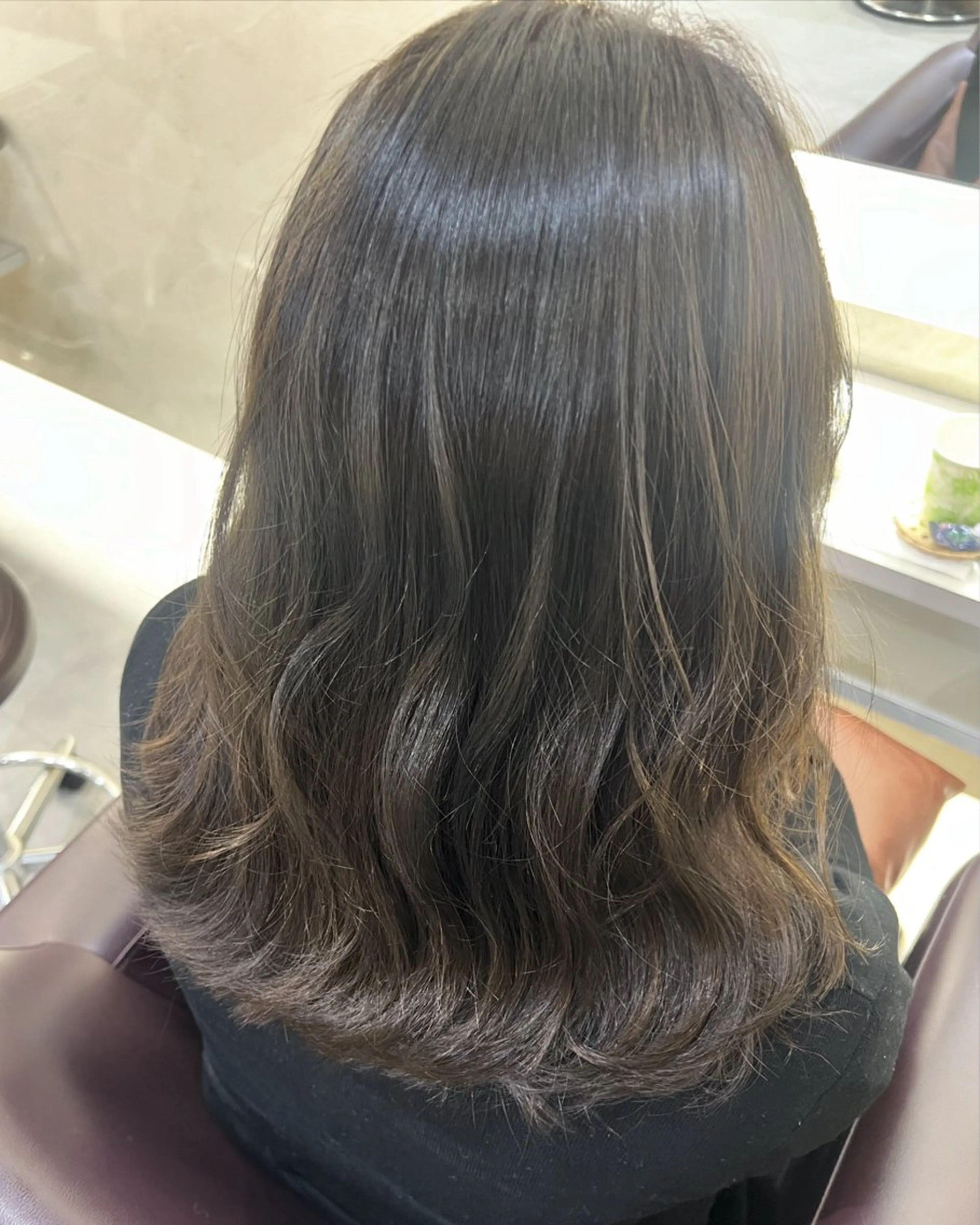 ミディアム アッシュ enn 天王寺所属・松平 拓巳のヘアスタイル