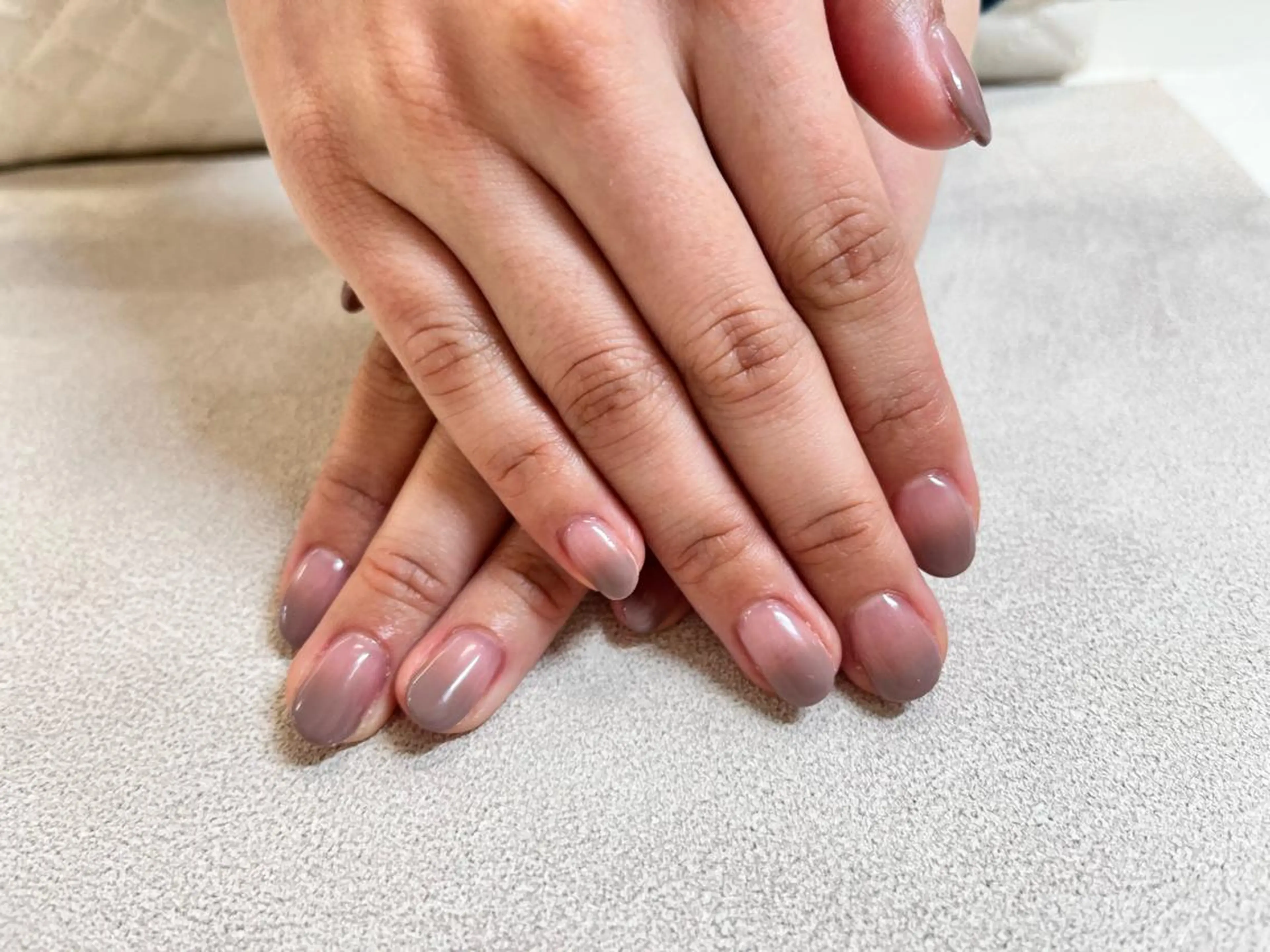 ネイル グラデーション ネイルサロンエーナイン平岸店所属・齋藤 英理のネイルデザイン