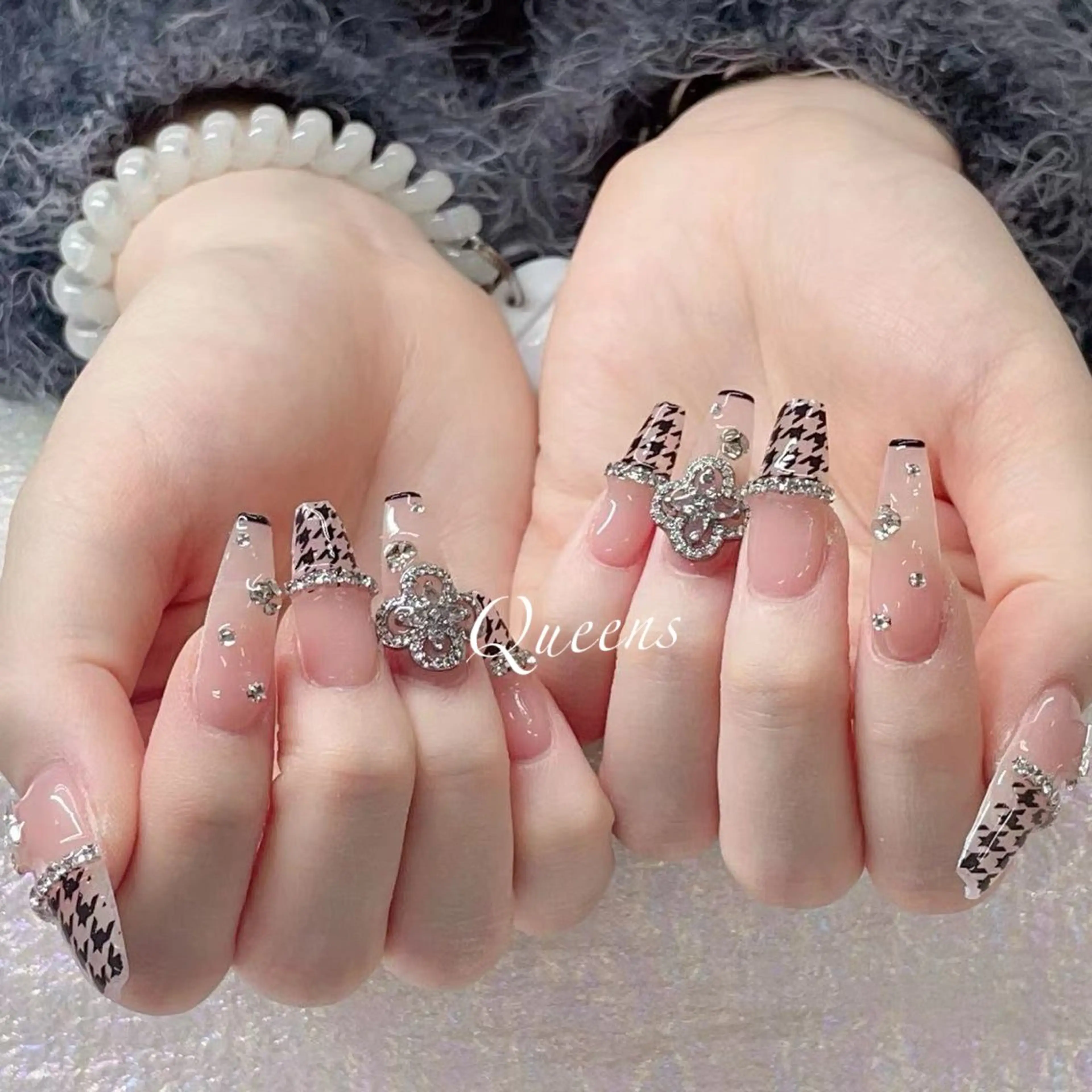 ネイル ハンドネイル Queens マオのネイルデザイン