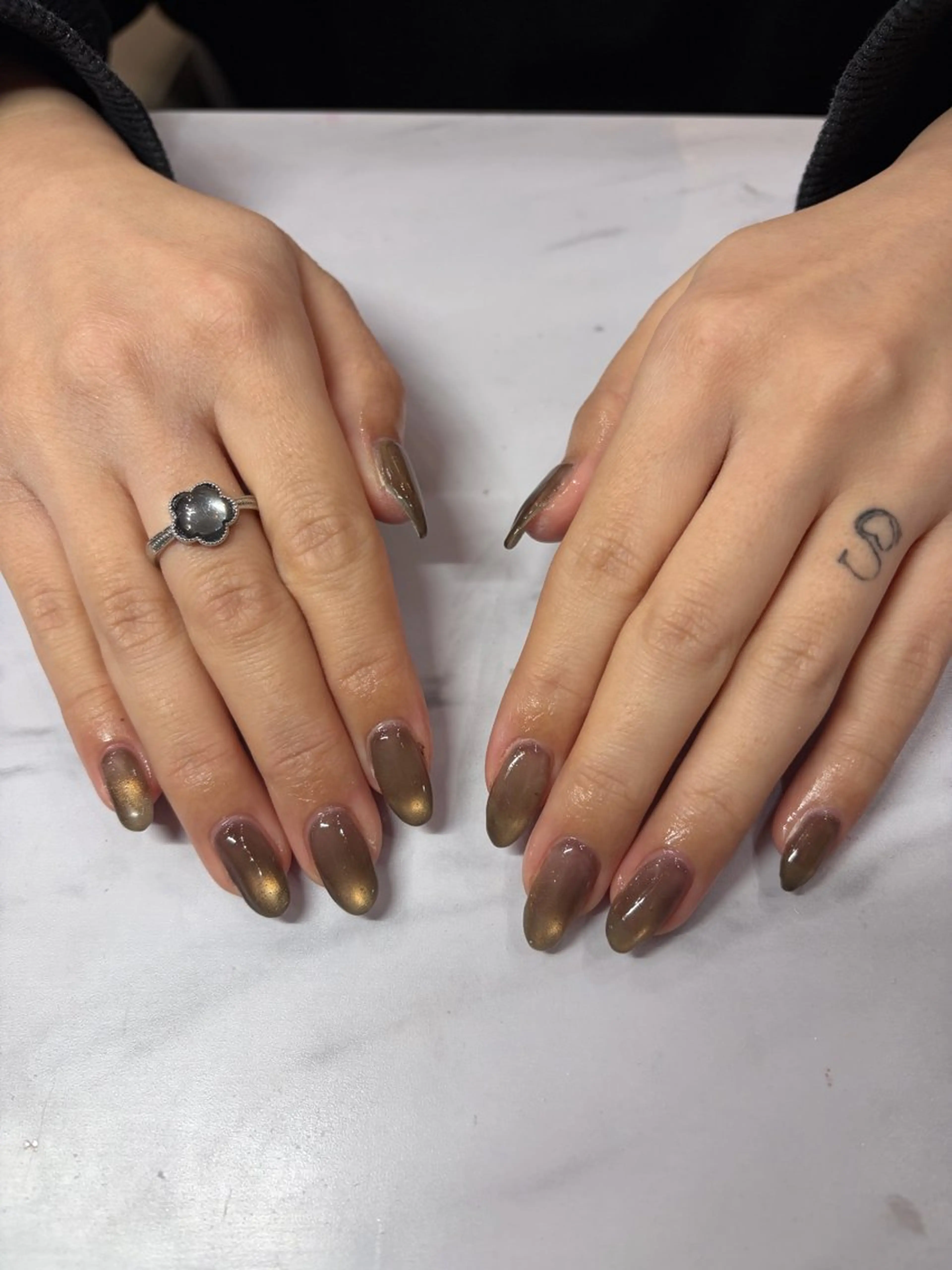 ネイル ネイルサロンエーナインイオンモール苗穂店所属・K Mariのネイルデザイン