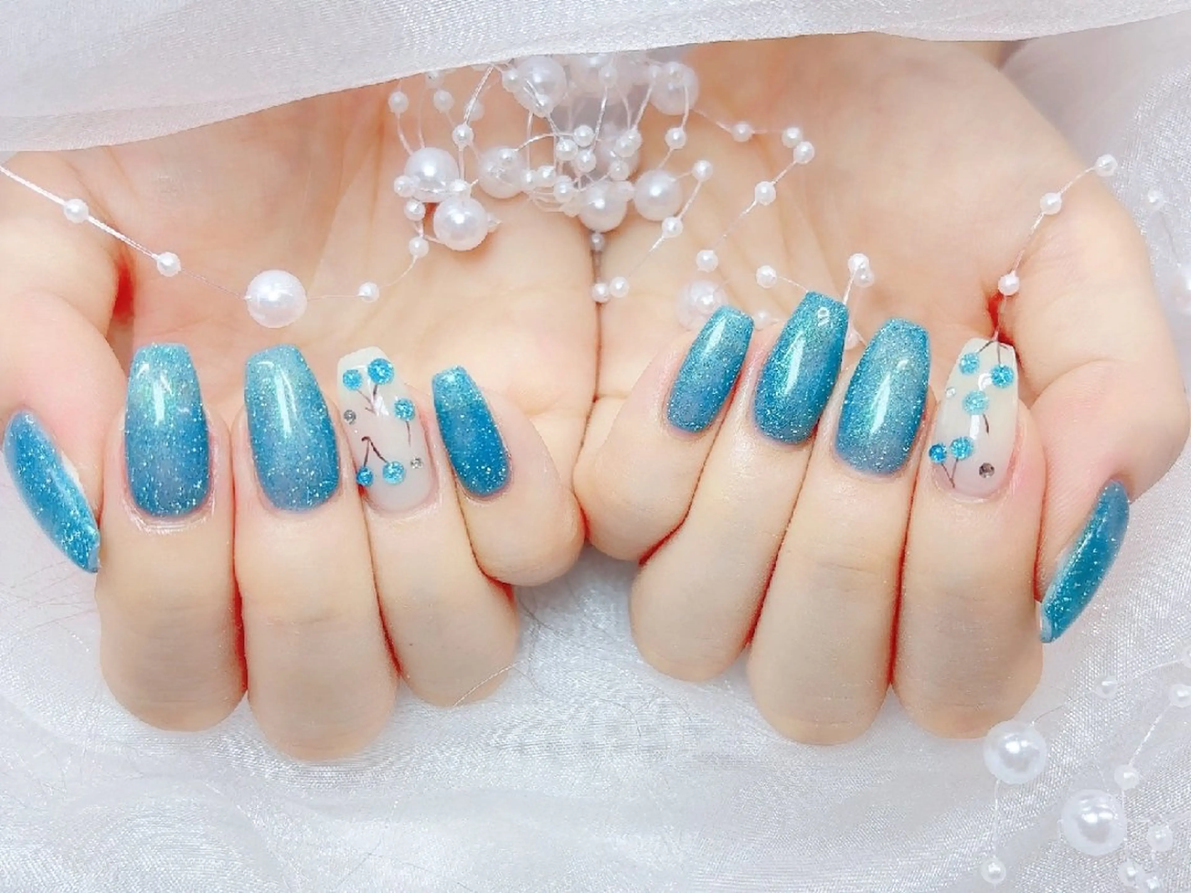 ネイル 長さ出し フラッシュネイル フレンチネイル キラキラネイル ラメ(グリッター) Chouette Nailのネイルデザイン
