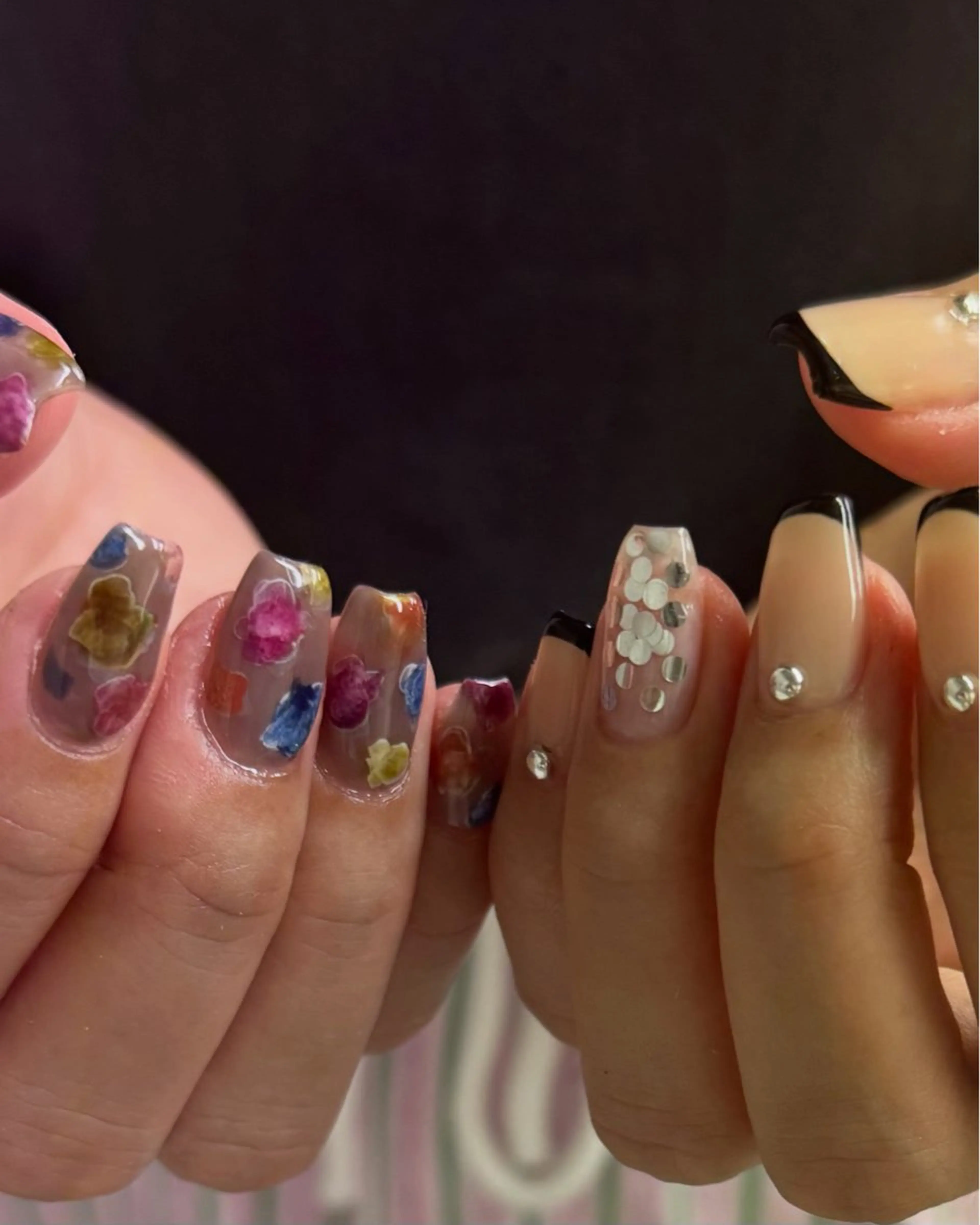 ネイル アートネイル 長さ出し フットネイル フレンチネイル ガラスフレンチ nailstudio eviz新宿店のネイルデザイン