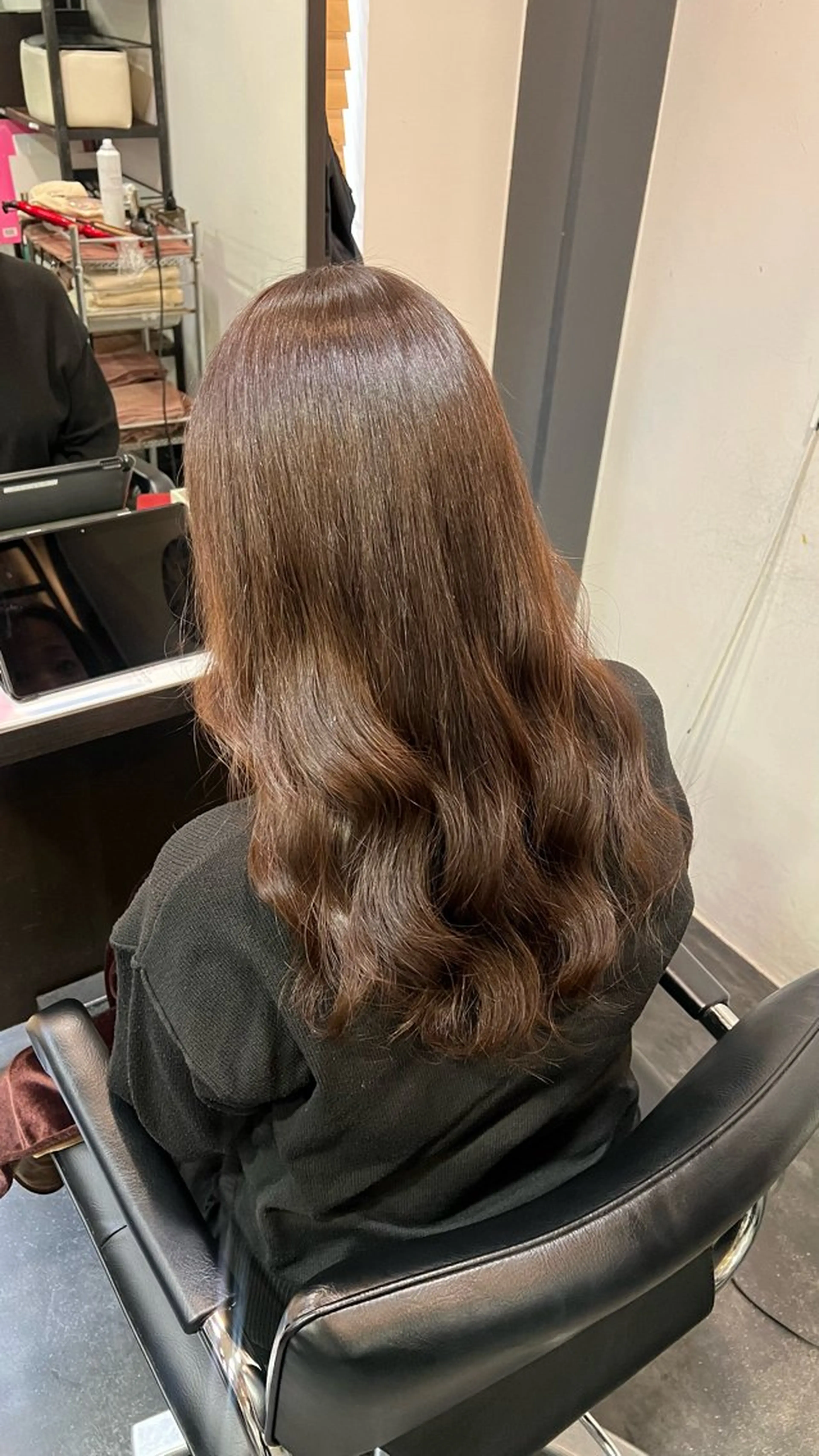 ロング アッシュ 西村 美月のヘアスタイル