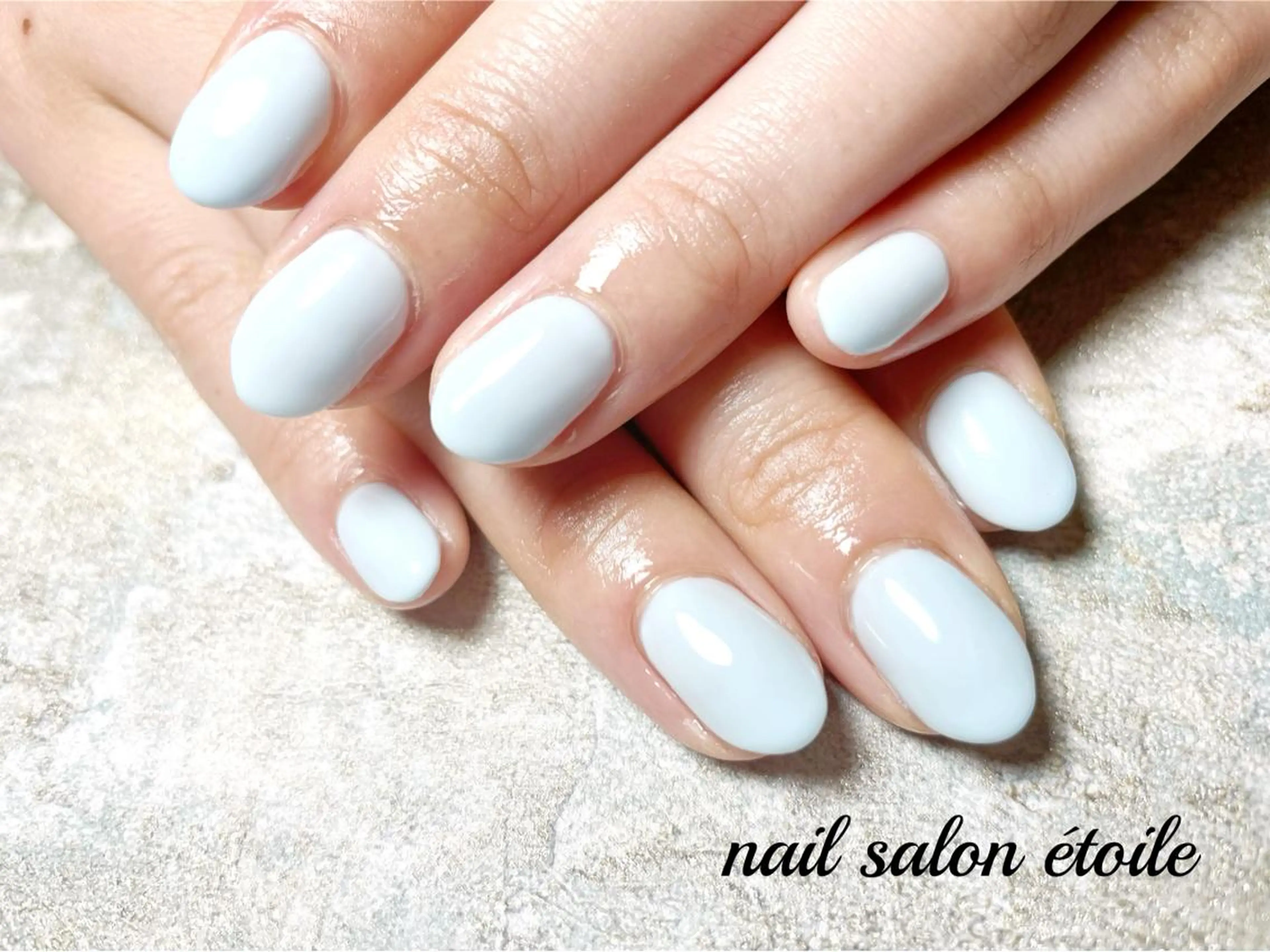 ネイル アートネイル ブルー ジェルネイル 水色 ワンカラーネイル ハンドネイル nail salon étoileのネイルデザイン