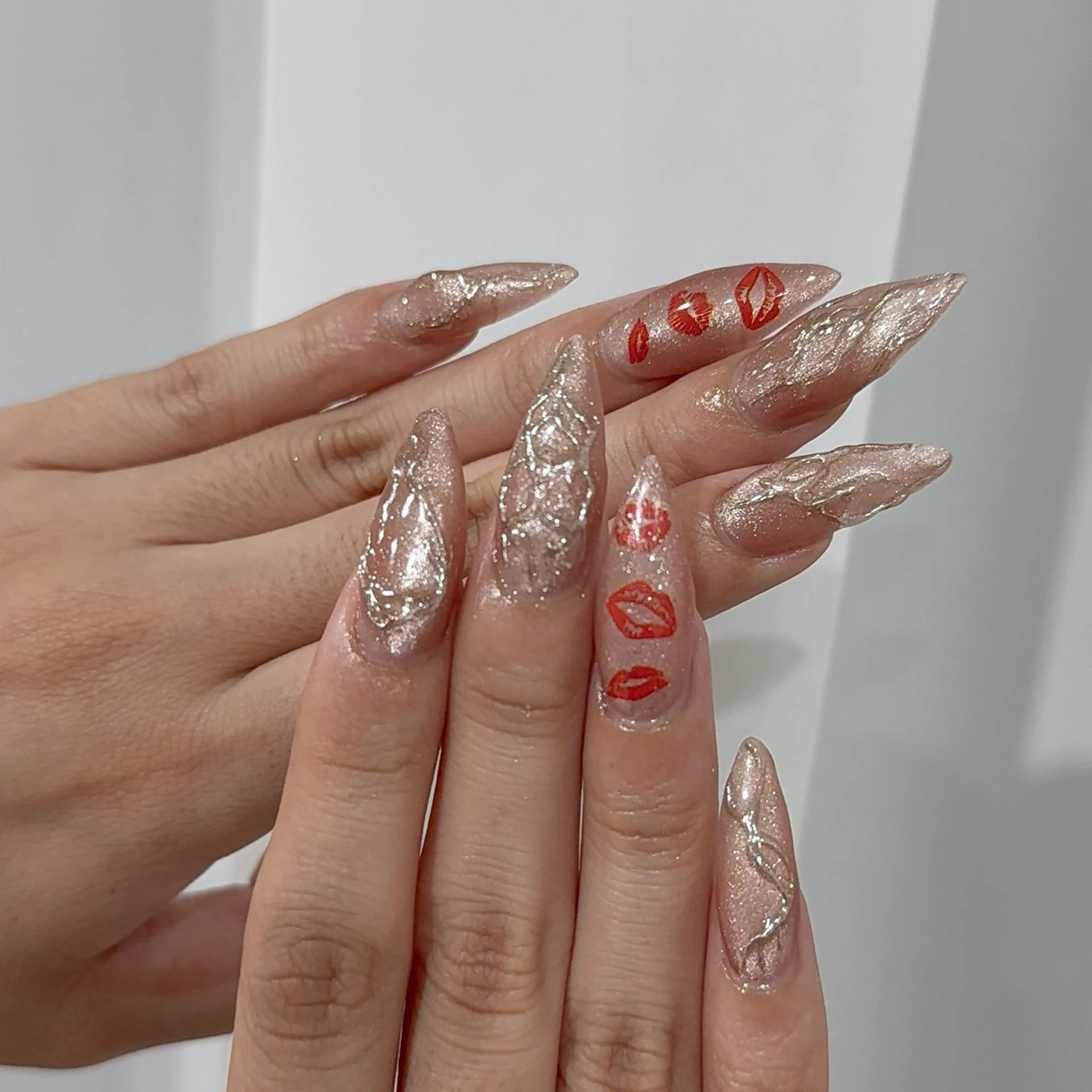 ネイル クリアネイル フラッシュネイル フレンチネイル ジェルネイル マグネットネイル Reilly nail.所属・Reillynail レイリーネイルのネイルデザイン