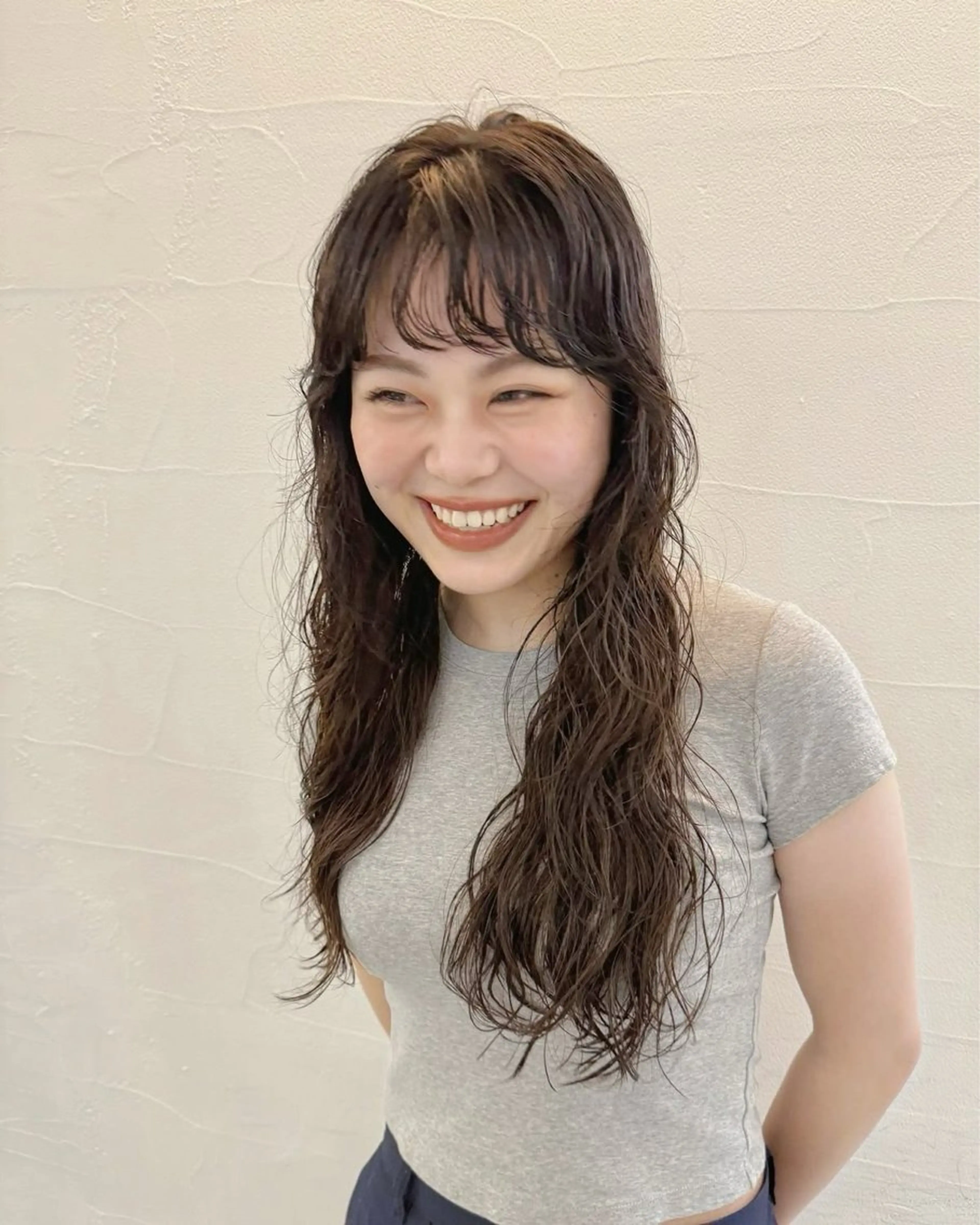 ロング パーマ カット パーマ 吉岡 茉穂のヘアスタイル