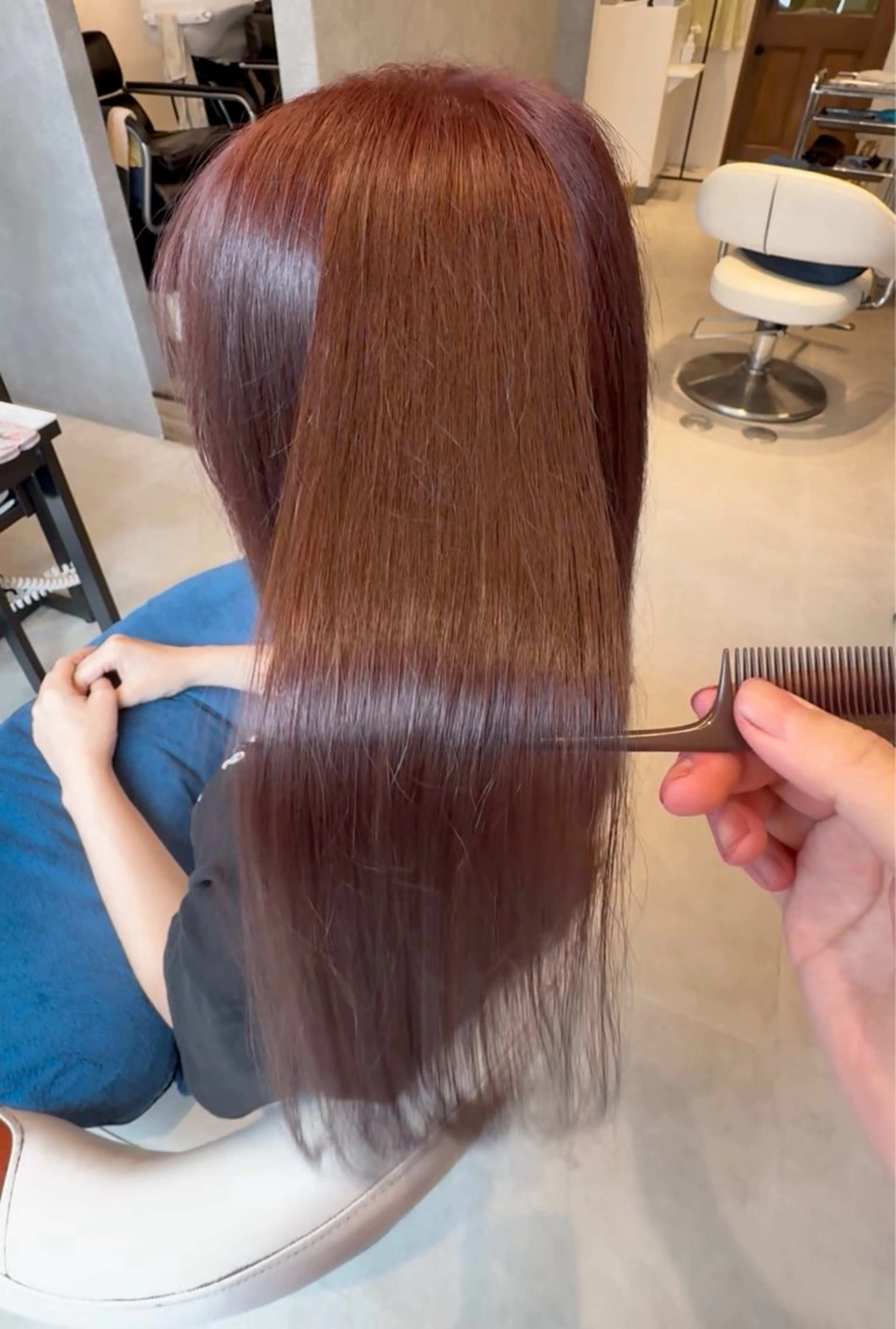 ロング カラー レッドカラー ヘアカラー トリートメント 高石 乃愛のヘアスタイル