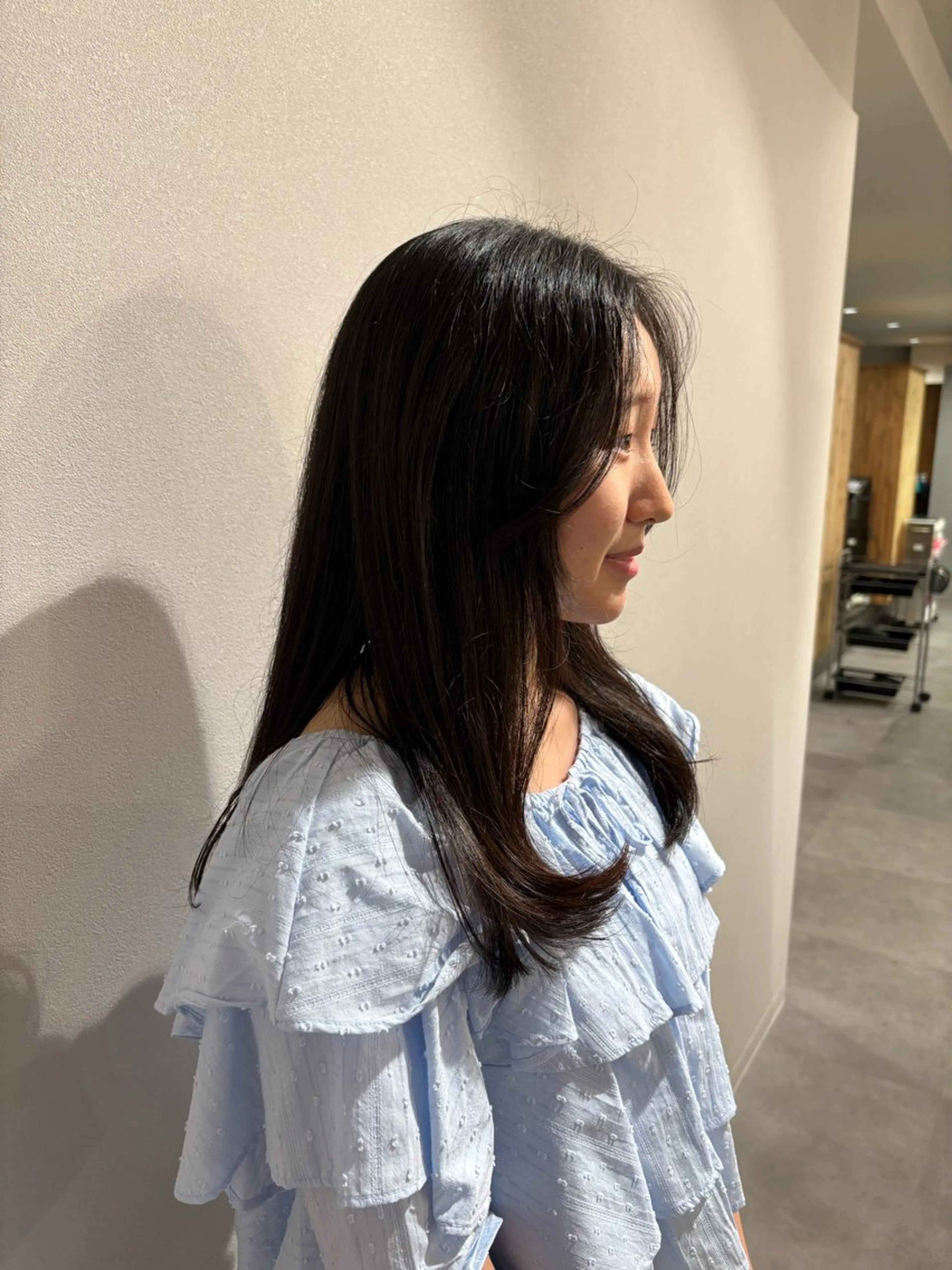 セミロング 栗原 歩美のヘアスタイル