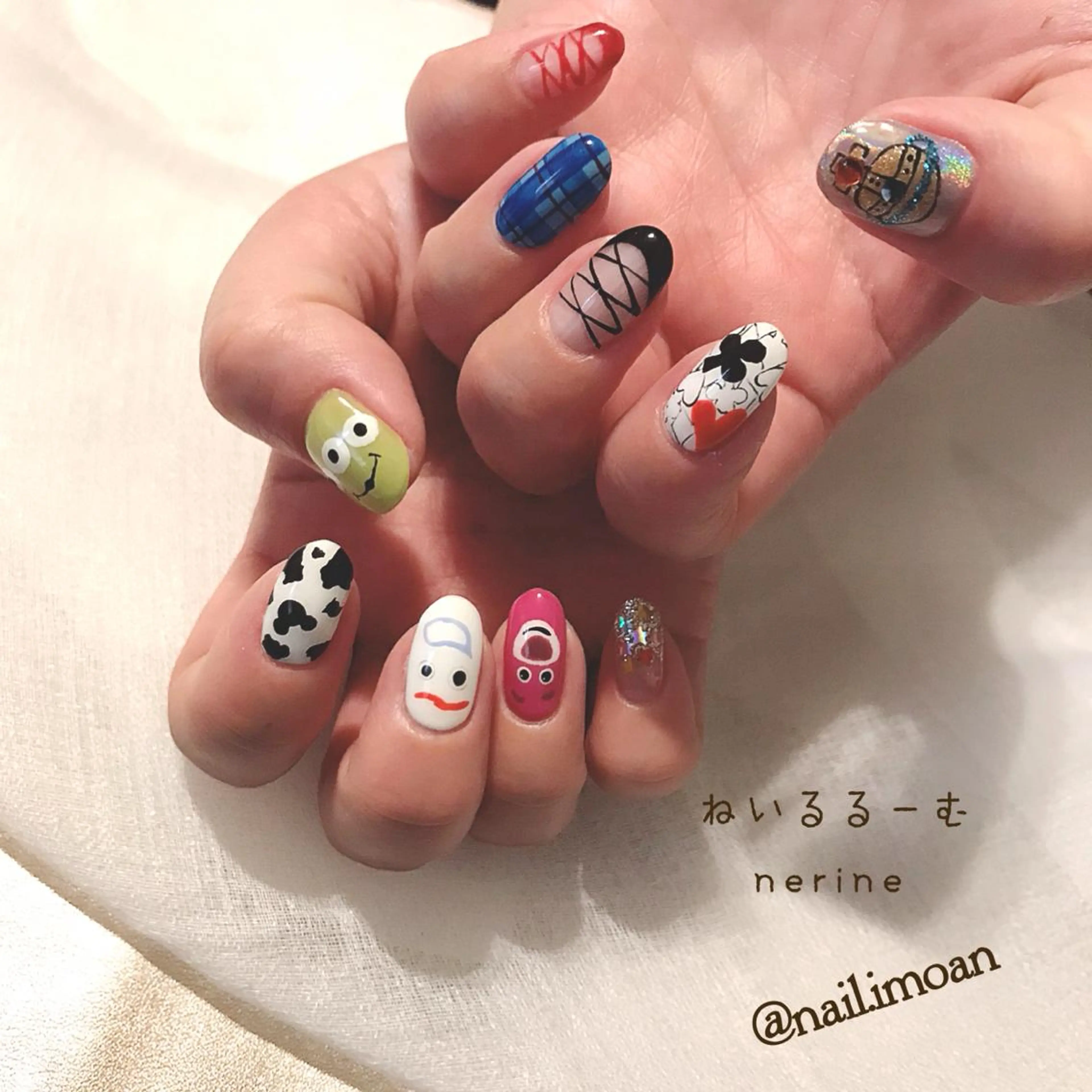 ネイル NAILST Naomiのネイルデザイン