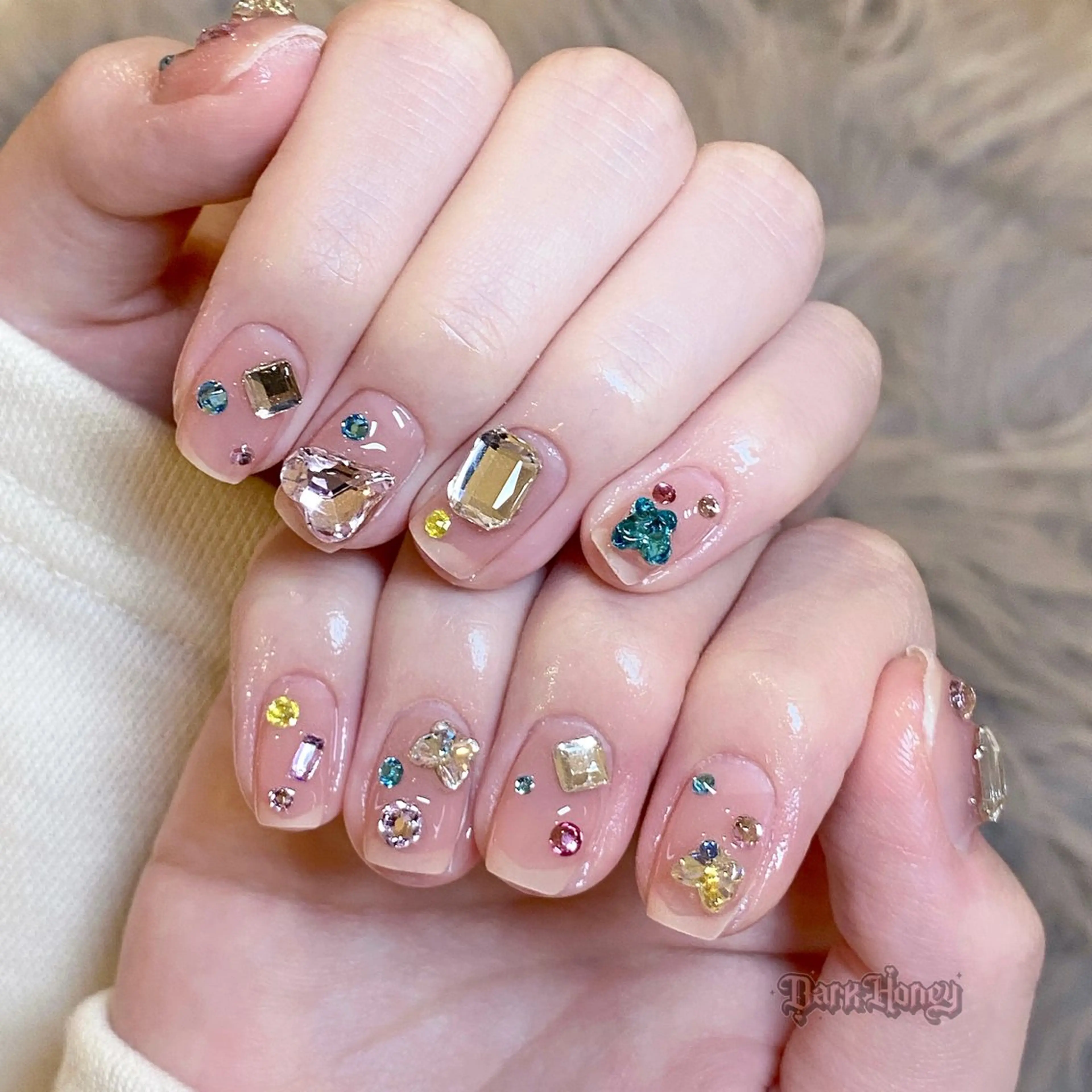 ネイル ハンドネイル Dark honey スカルプ専門原宿店のネイルデザイン