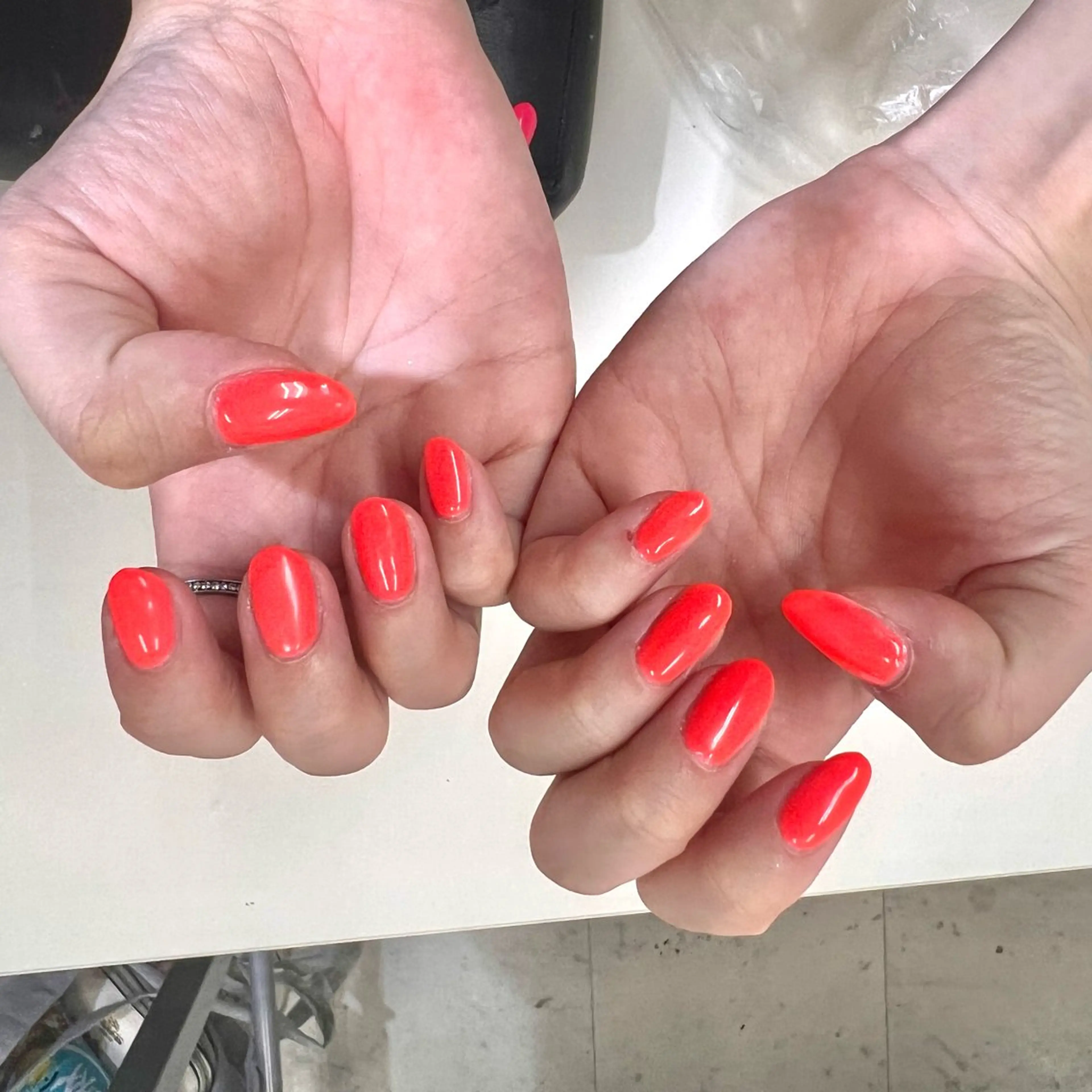 ネイル ワンカラーネイル オレンジ ネイルサロンエーナイン琴似店所属・鈴木 彩友のネイルデザイン