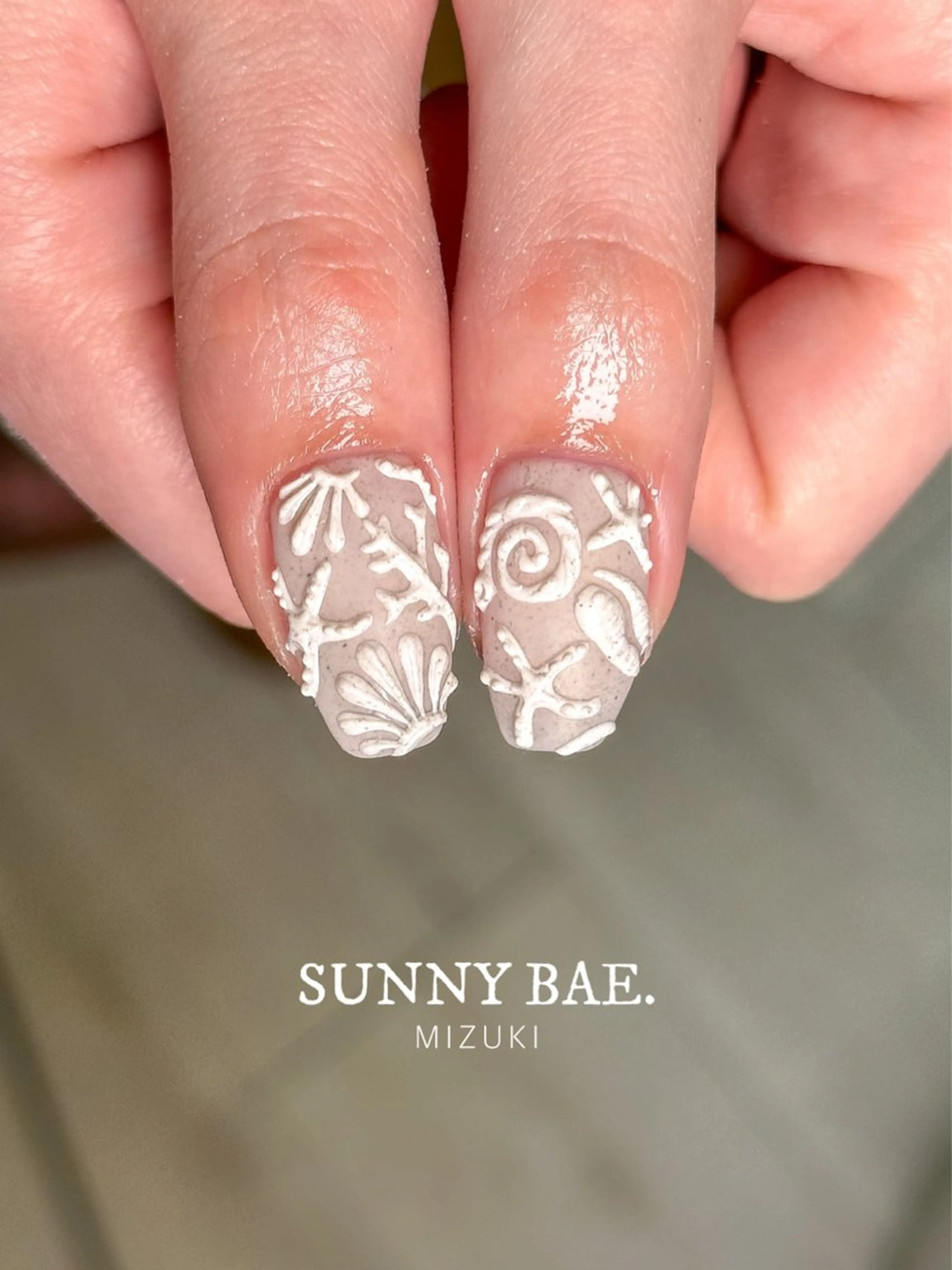 ネイル ラメ(グリッター) ぷっくりネイル 夏ネイル SUNNY BAE. 🌼MIZUKIのネイルデザイン