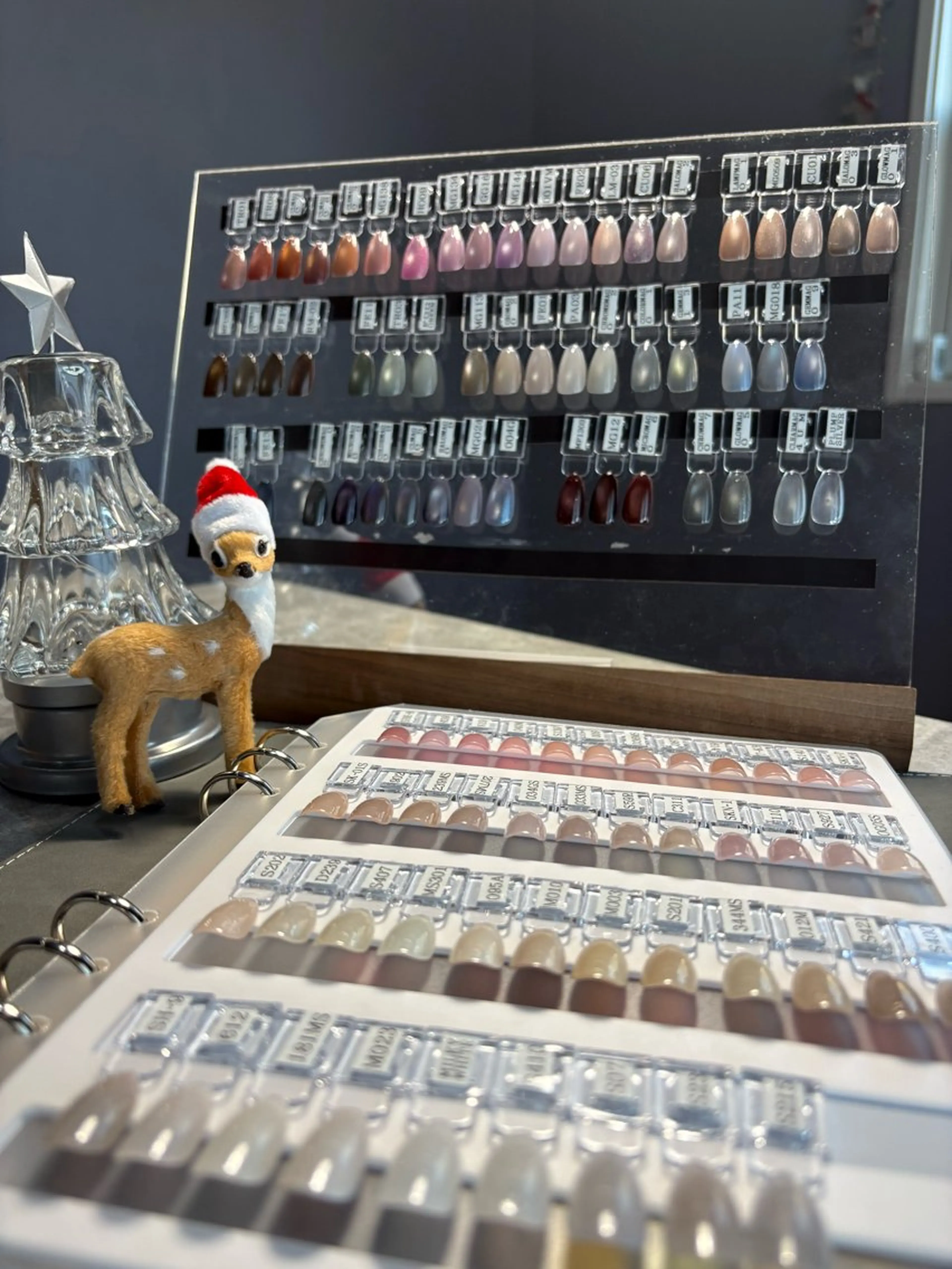 ネイル マグネットネイル nailsalon bambiのネイルデザイン