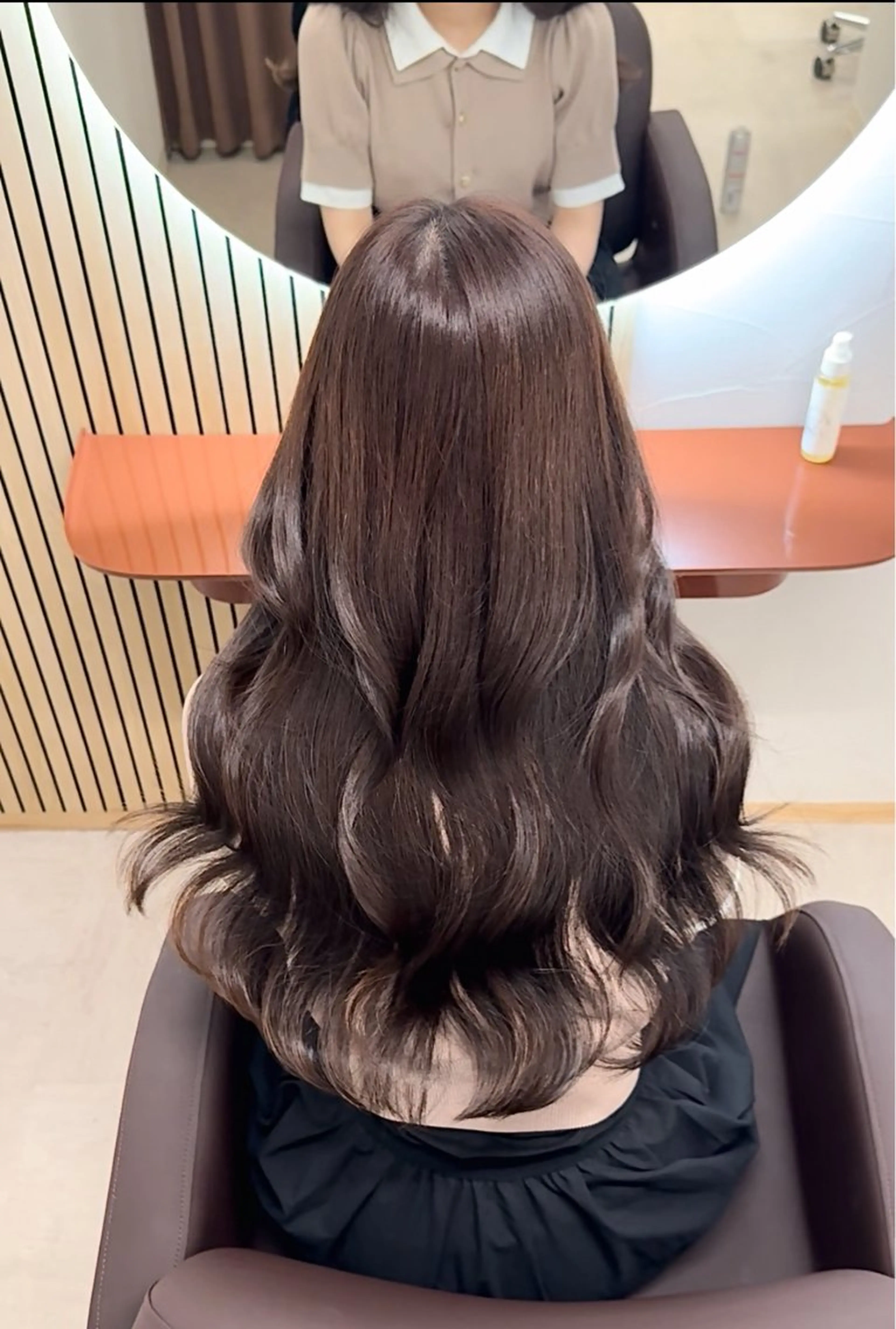 ロング WATARU/ 韓国風巻き髪のヘアスタイル