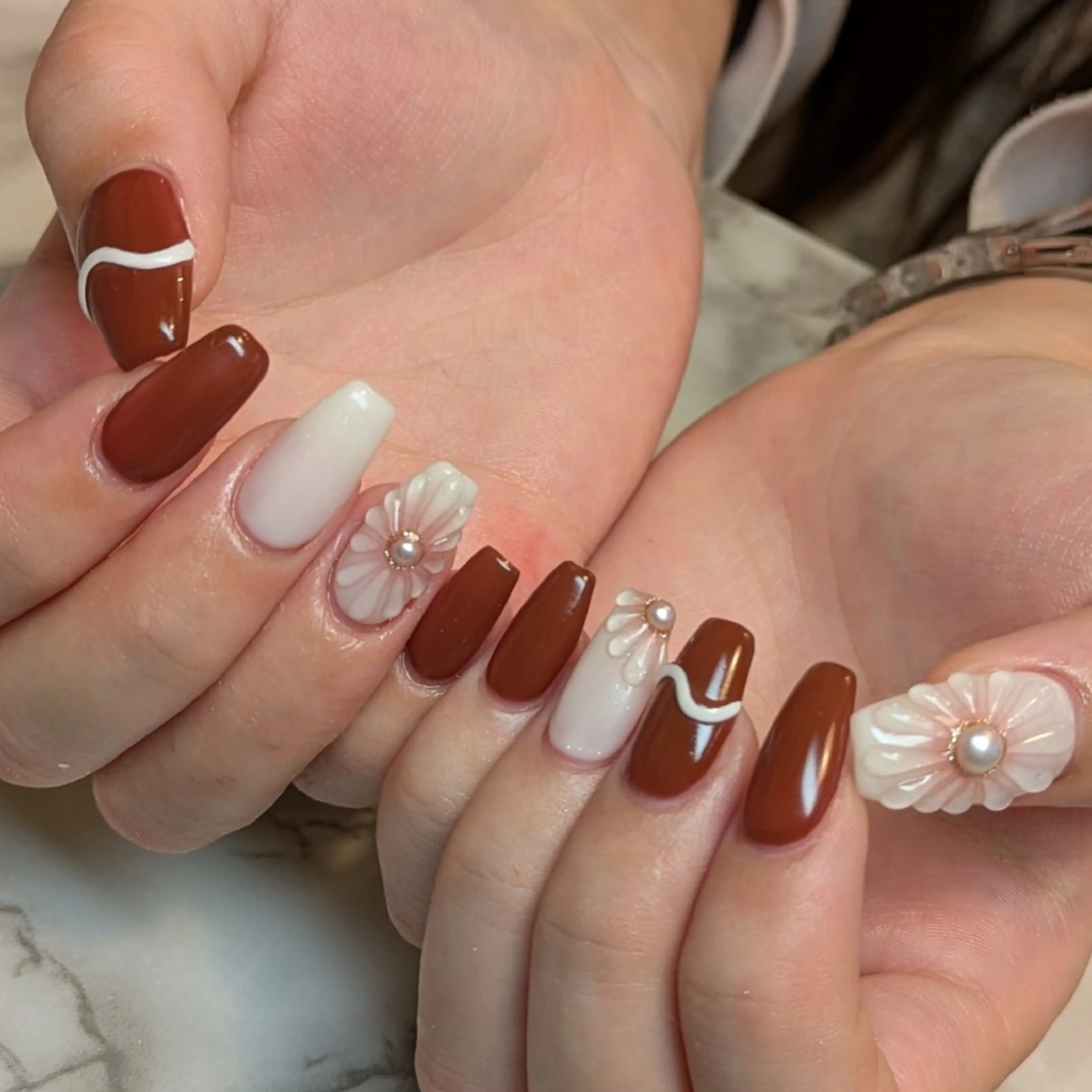 ネイル フラワーネイル ぷっくりネイル ジェヌインネイル 河内のネイルデザイン
