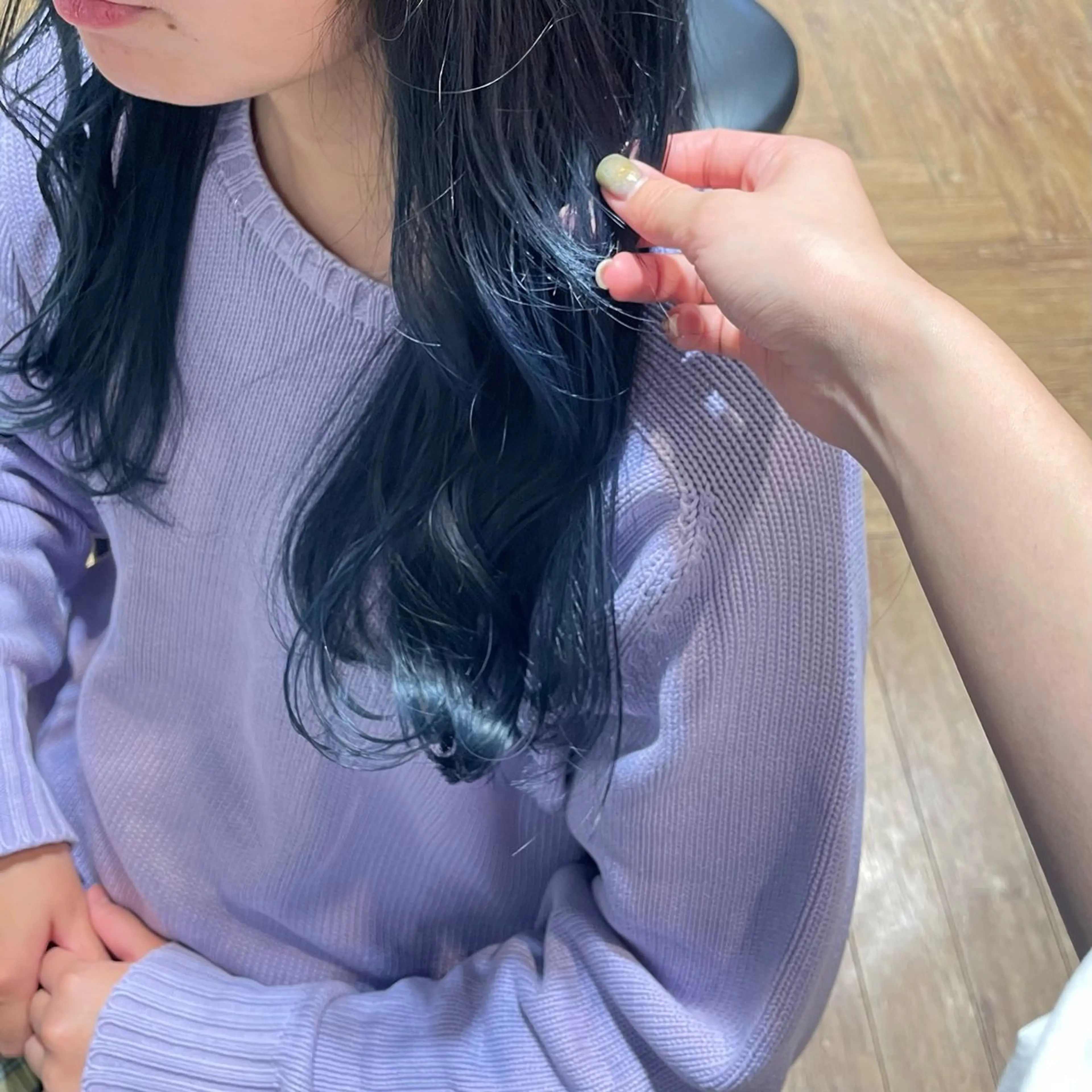 カラー ブルーカラー 金城 二千夏のヘアスタイル