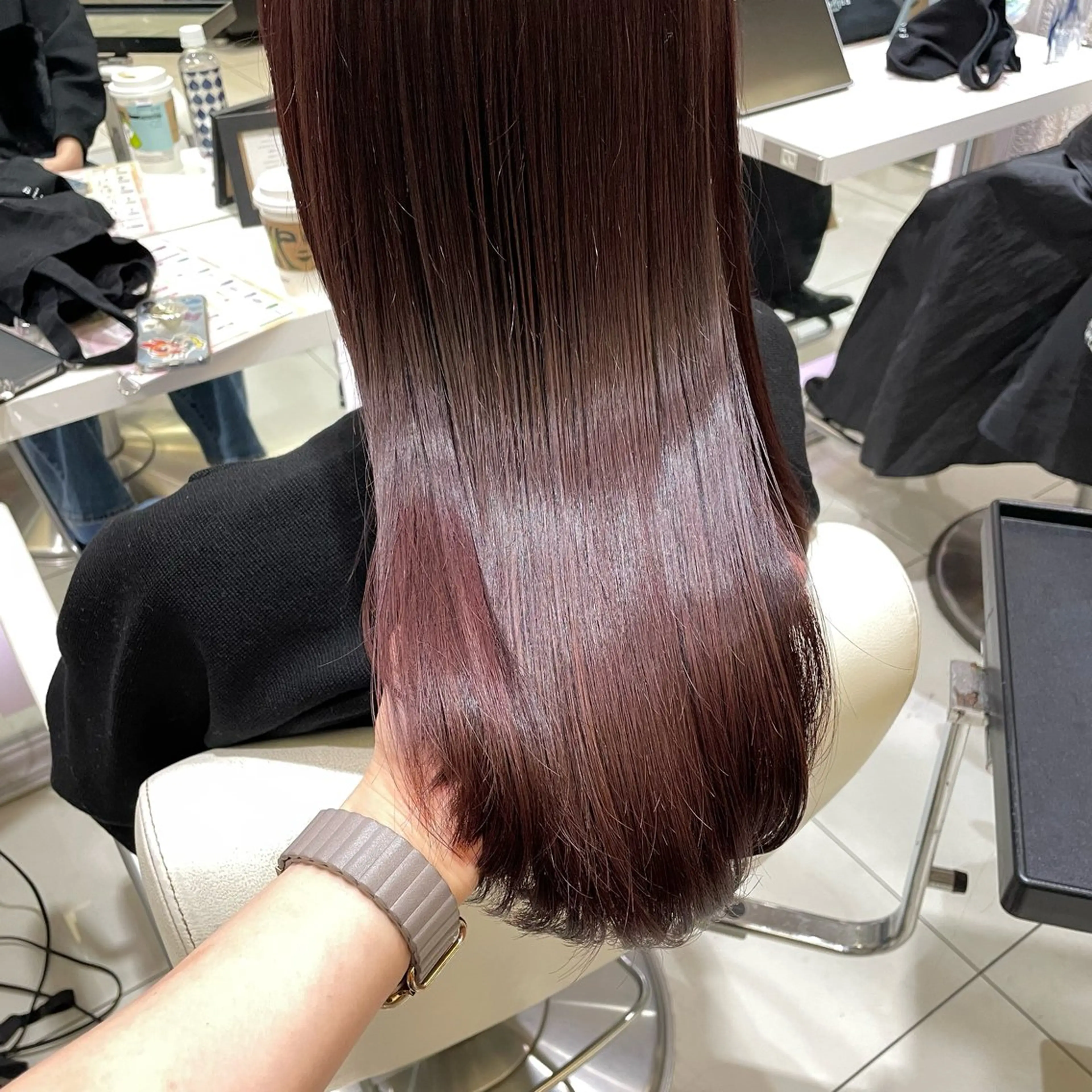 ロング カラー 透明感カラー イルミナカラー トリートメント Euphoria 銀座店所属・Euphoria 銀座 みおこのヘアスタイル