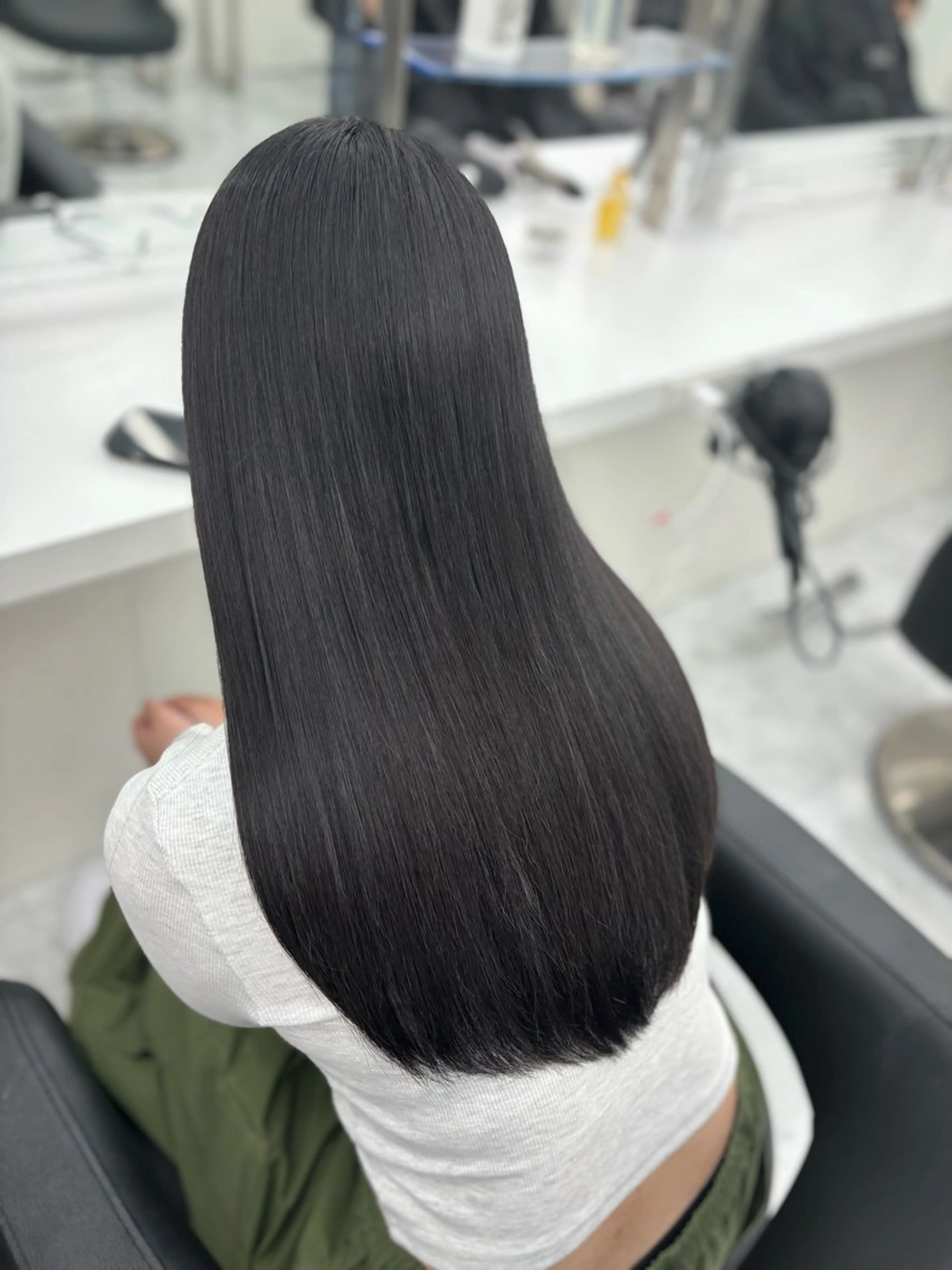 ロング 髪質改善 モテ髪💕ハイトーン ベージュ yuriaのヘアスタイル