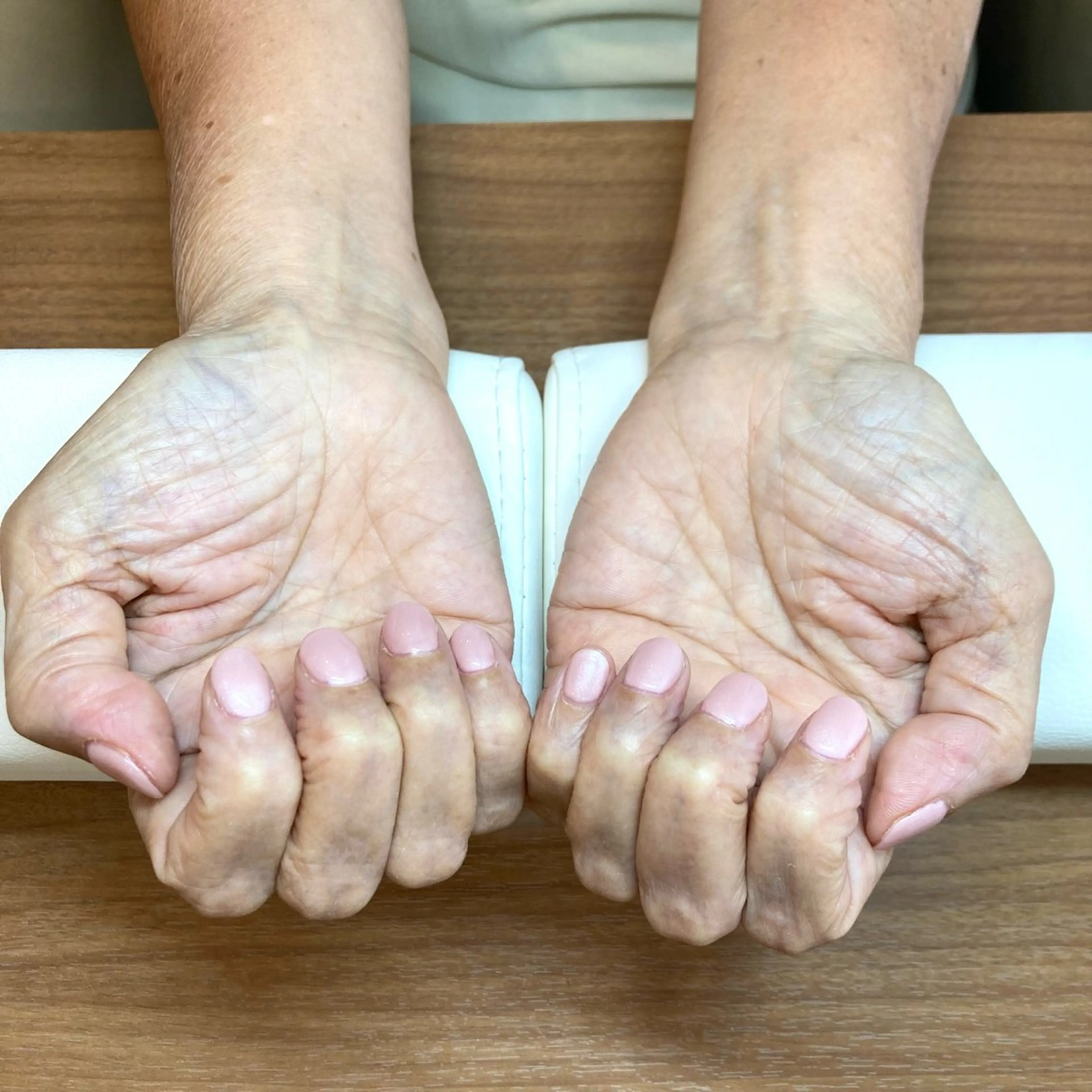 ネイル Aloha  Luana HIKAWASANDOU所属・AlohaLuana 🌺 naoのネイルデザイン