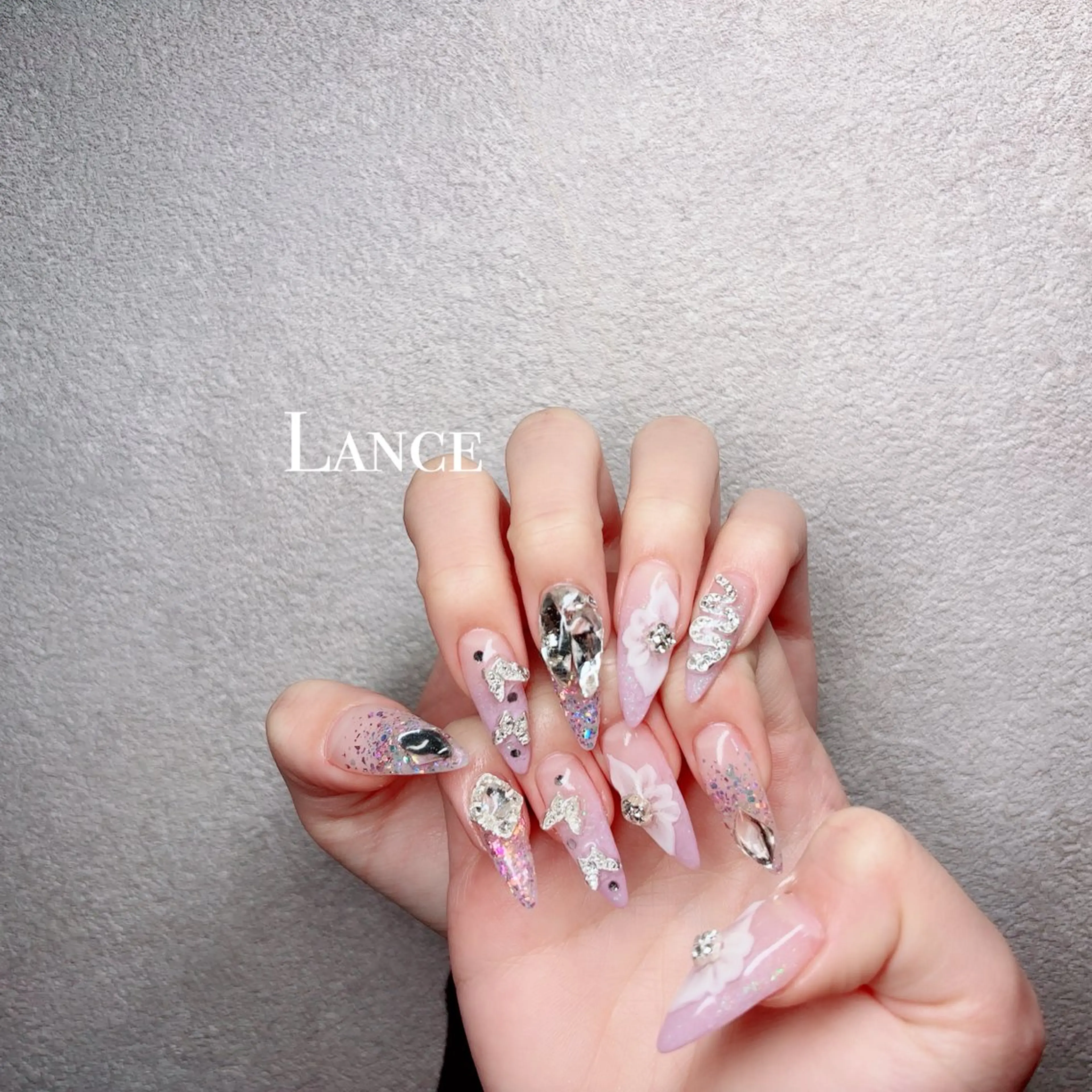 ネイル オーロラネイル キラキラネイル 韓国ネイル ラメ(グリッター) 春ネイル ハンドネイル Lance nailのネイルデザイン