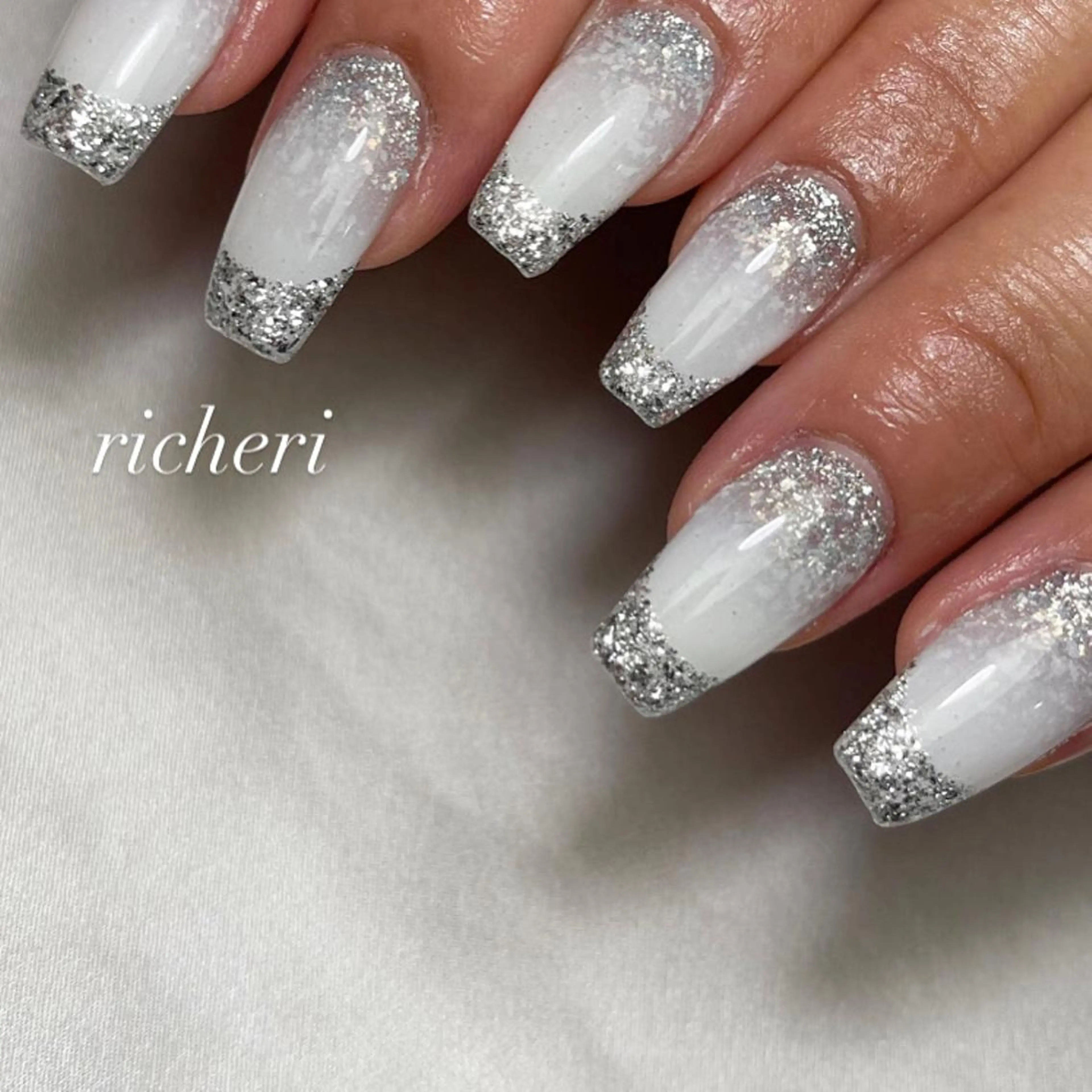 ミディアム ネイル ハンドネイル richeri beautyのエステ・リラクイメージ