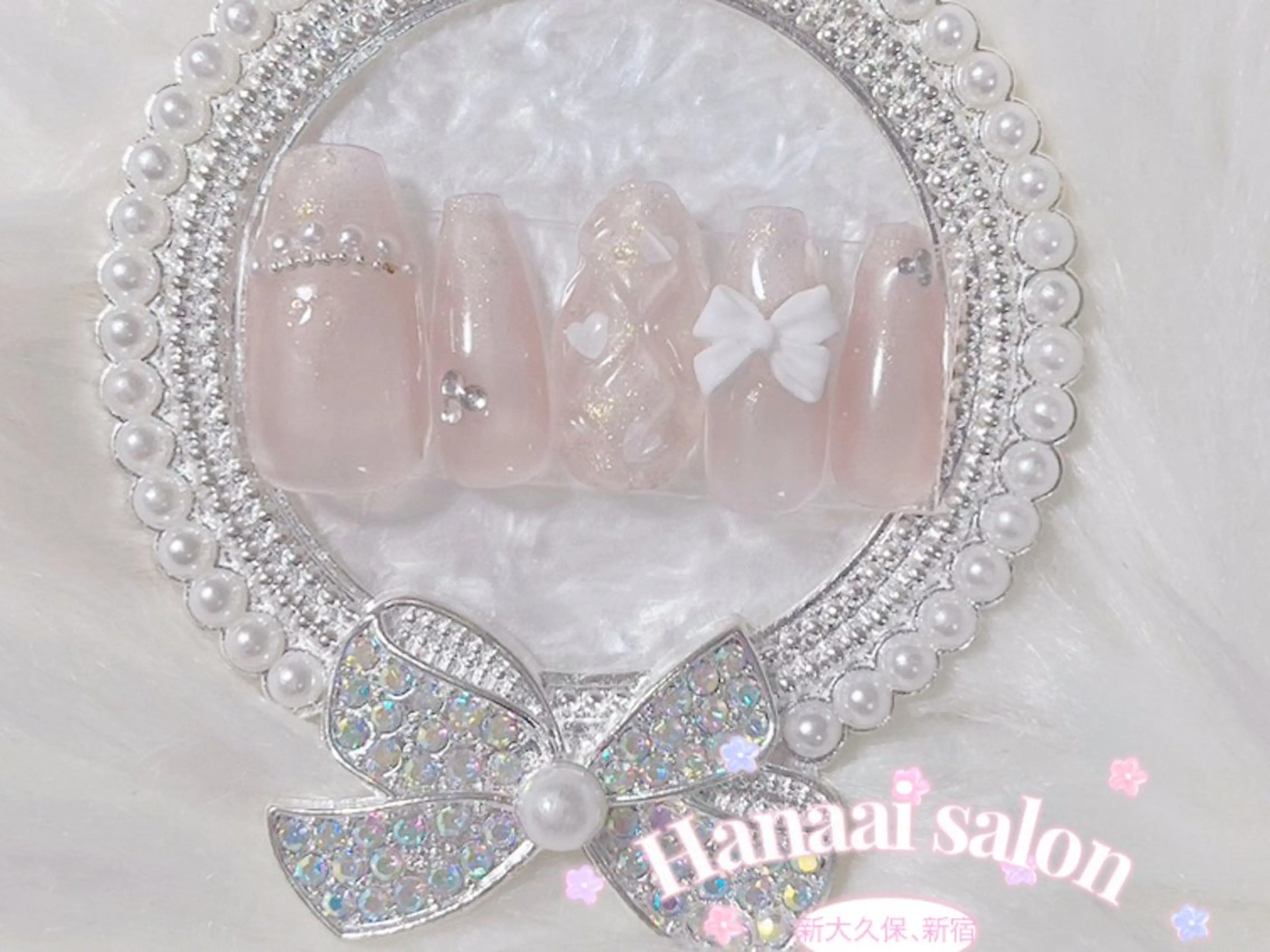 ミディアム ハンドネイル Hanaai Salon新宿店のネイルデザイン