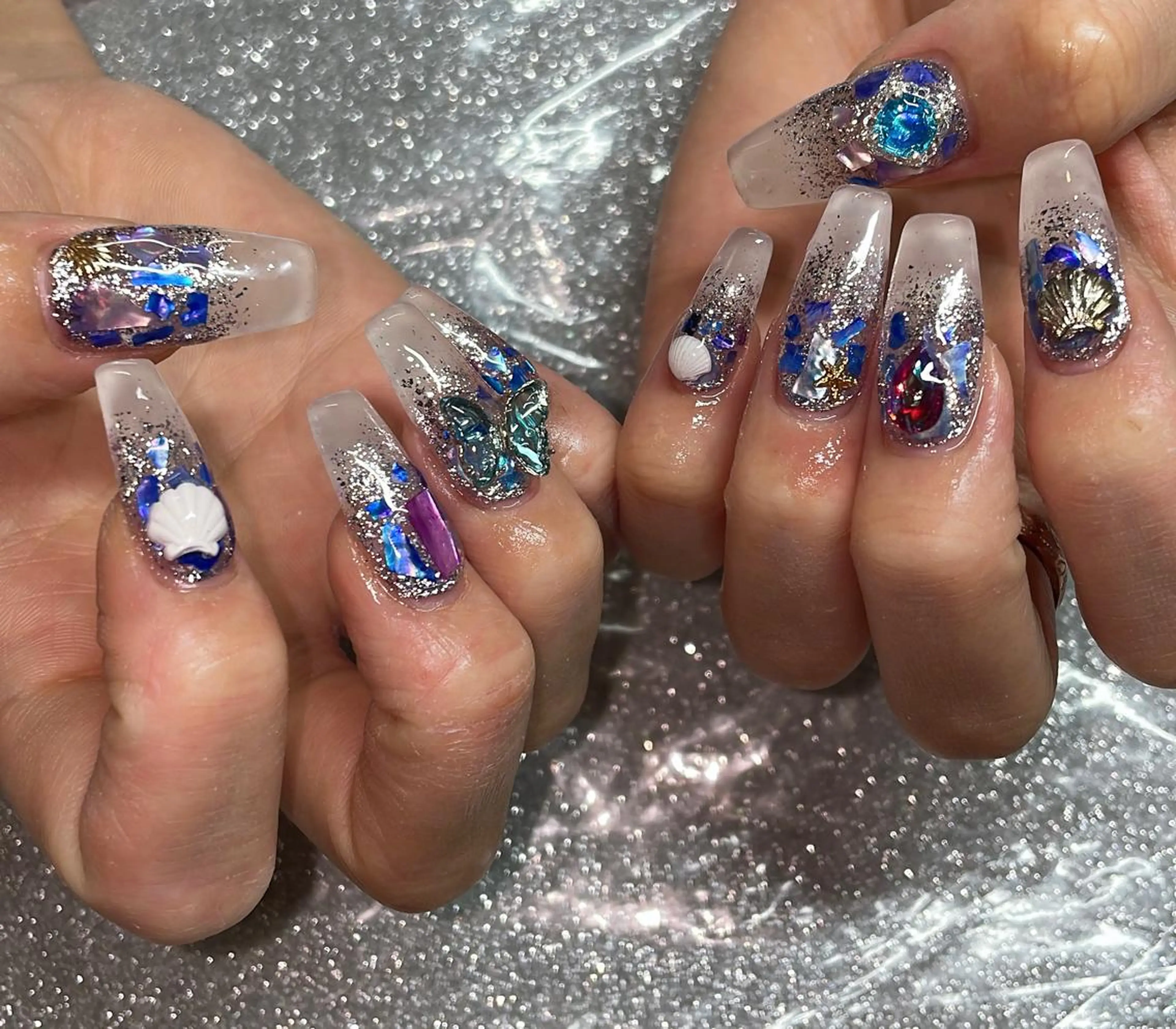 ネイル VIERU 🌈🎀💖のネイルデザイン