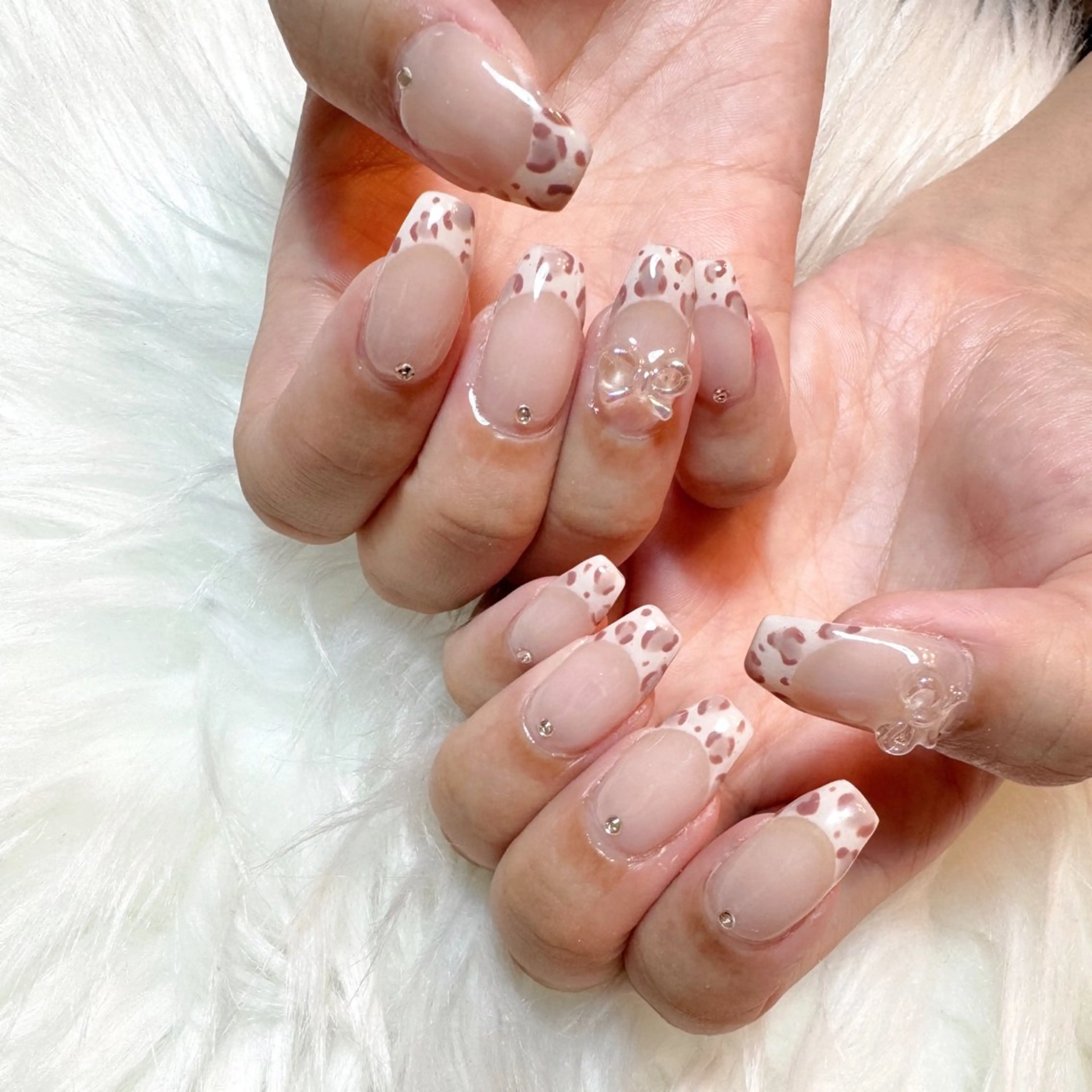 ネイル フレンチネイル Aulu'bネイル ボディージュエリーのネイルデザイン