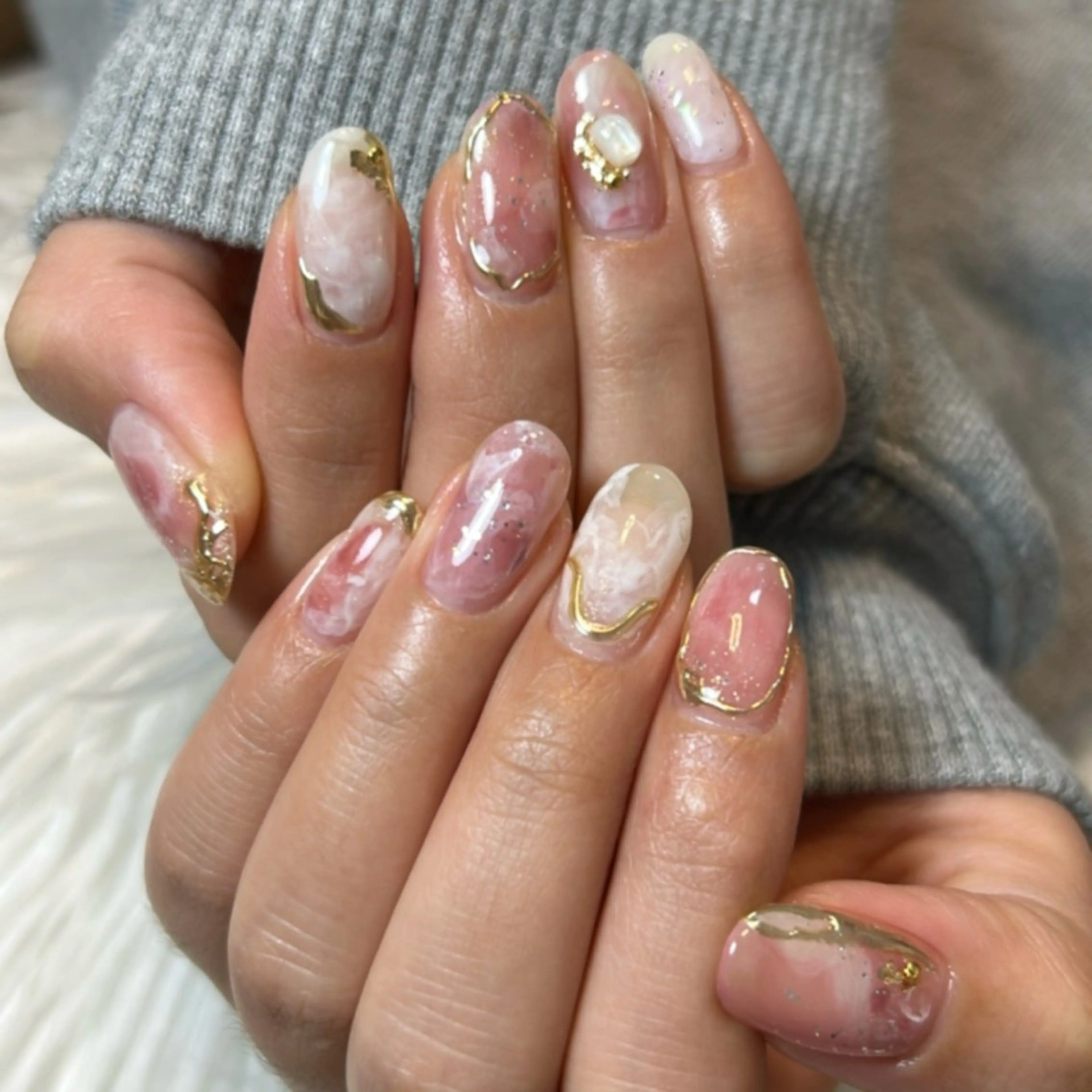 ネイル アートネイル ミラーネイル 持ち込み Irodim所属・MOKA NAKAGAWAのエステ・リラクイメージ