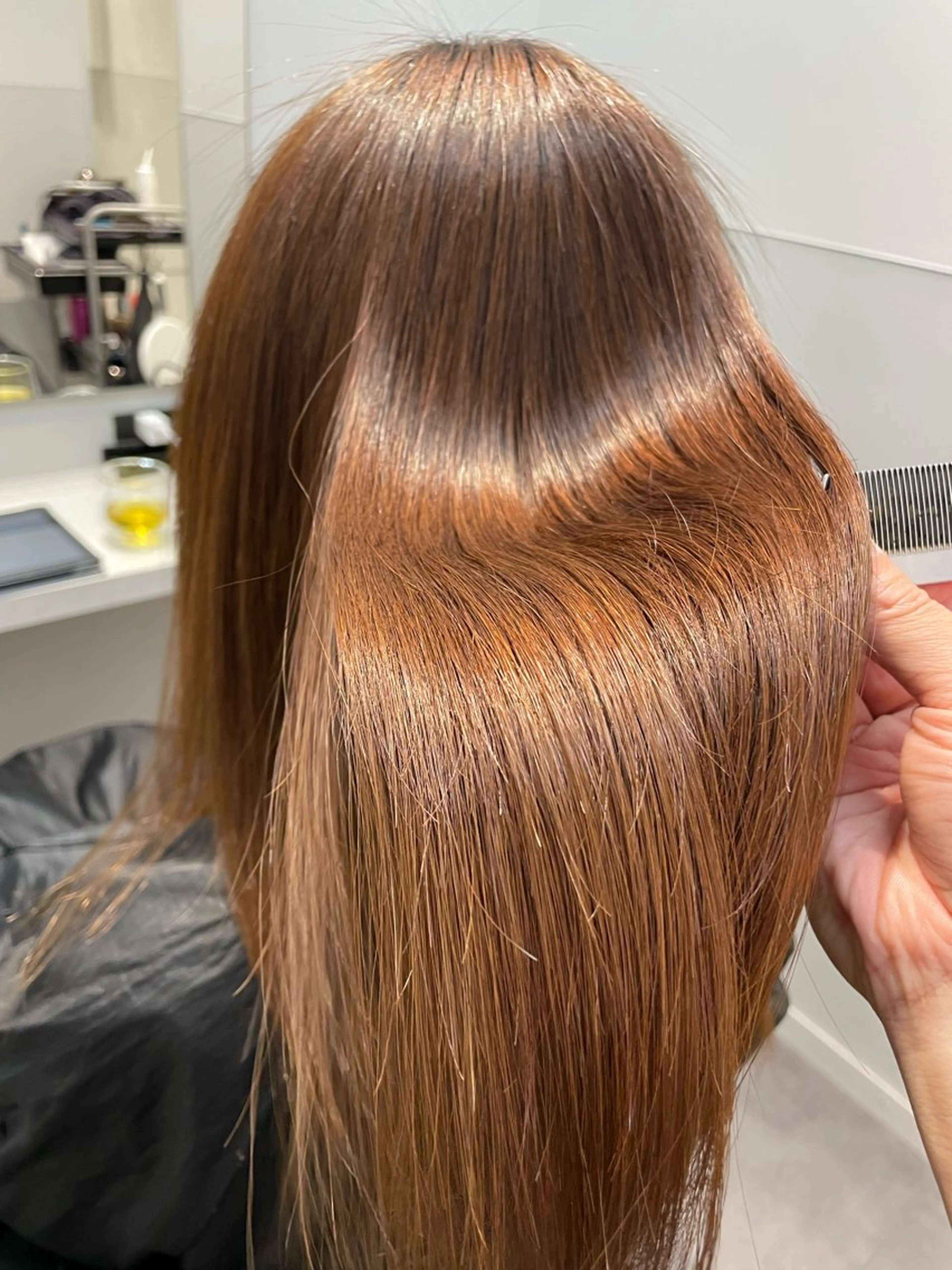 ミディアム カット 縮毛矯正 トリートメント share salon higashi umeda所属・大阪 美容師 林のヘアスタイル