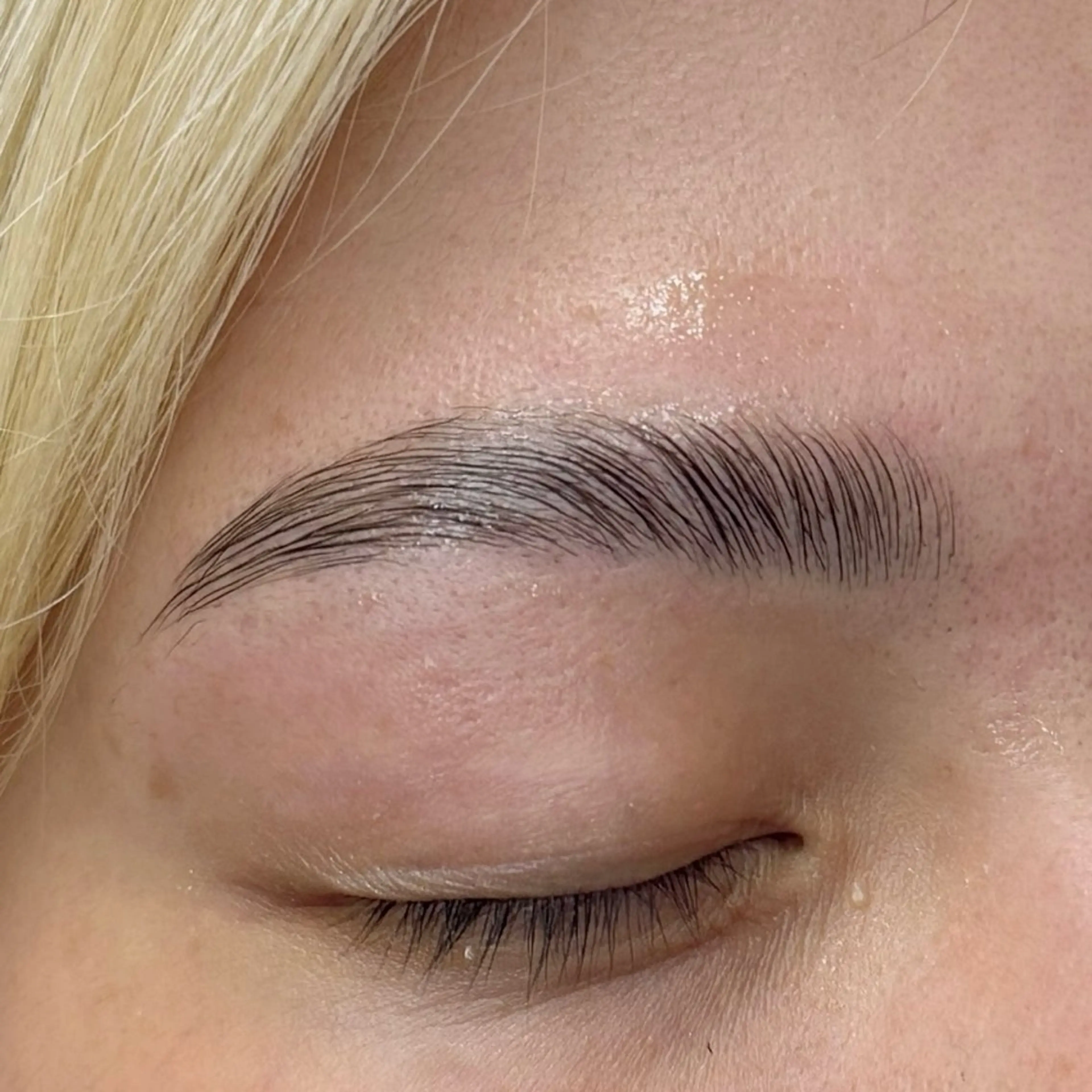 メンズ アイブロウ ワックス脱毛 その他(アイブロウ) 𝐫𝐚𝐢 𝐧𝐚𝐢𝐥の眉毛・アイブロウイメージ