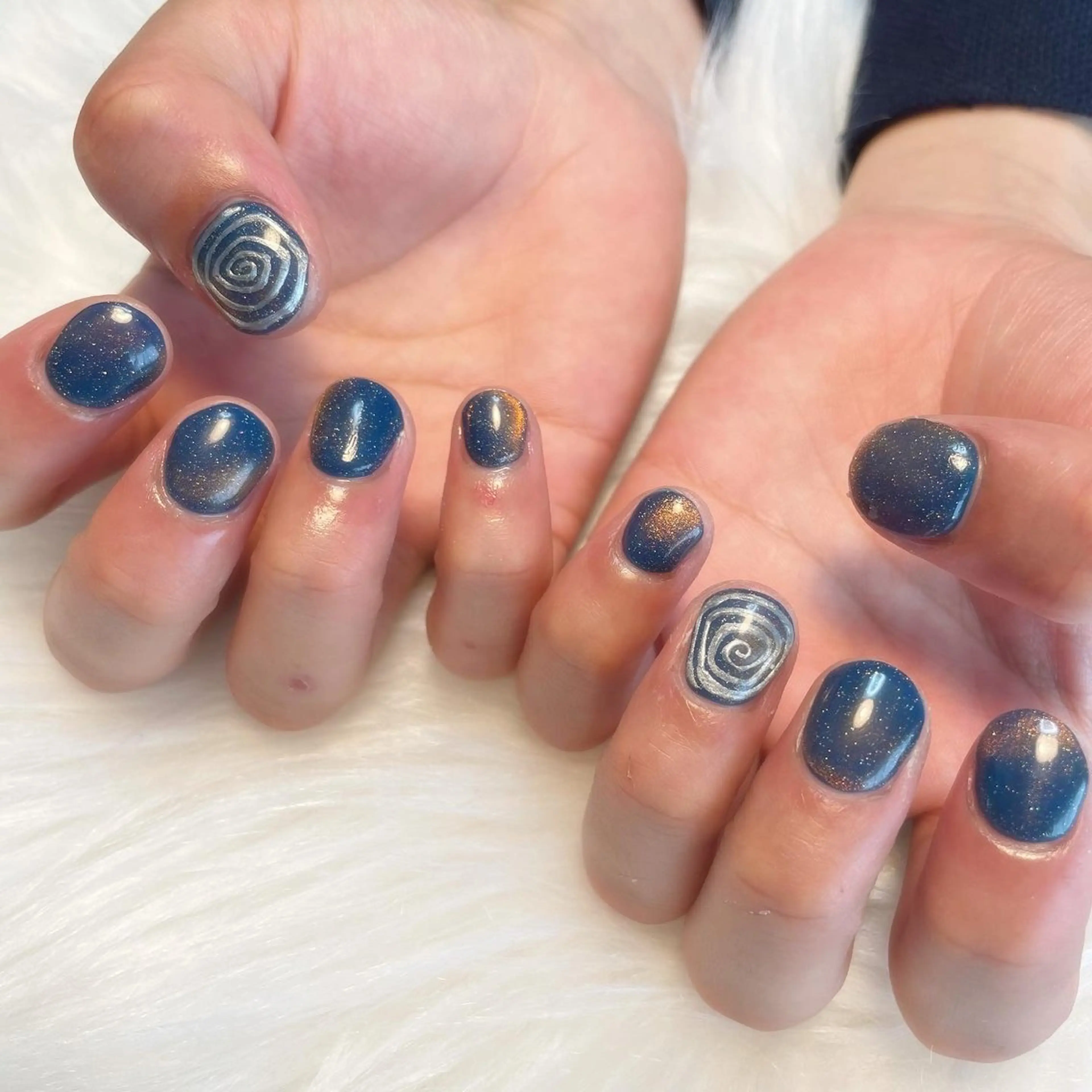 ネイル ハンドネイル ゴテゴテ💙ワンホン リオナのネイルデザイン