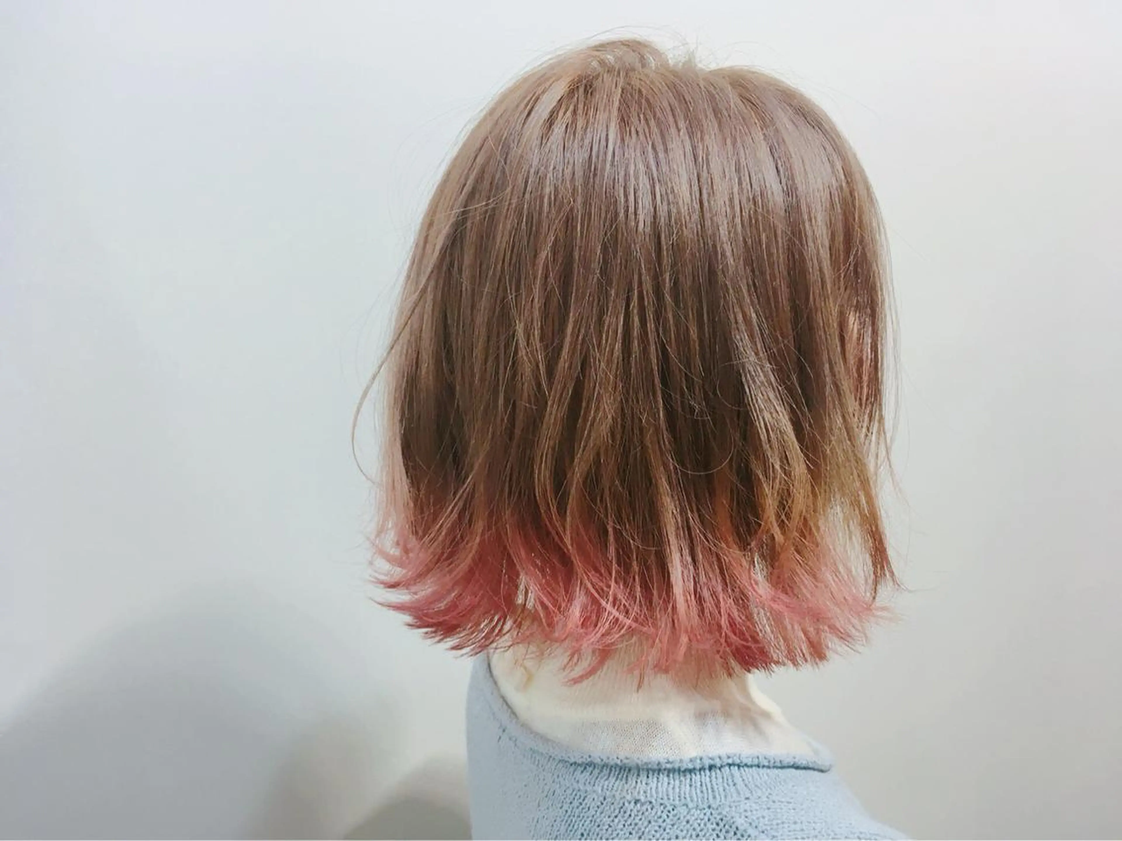 ショート カラー グラデーションカラー イケダ ハルカのヘアスタイル