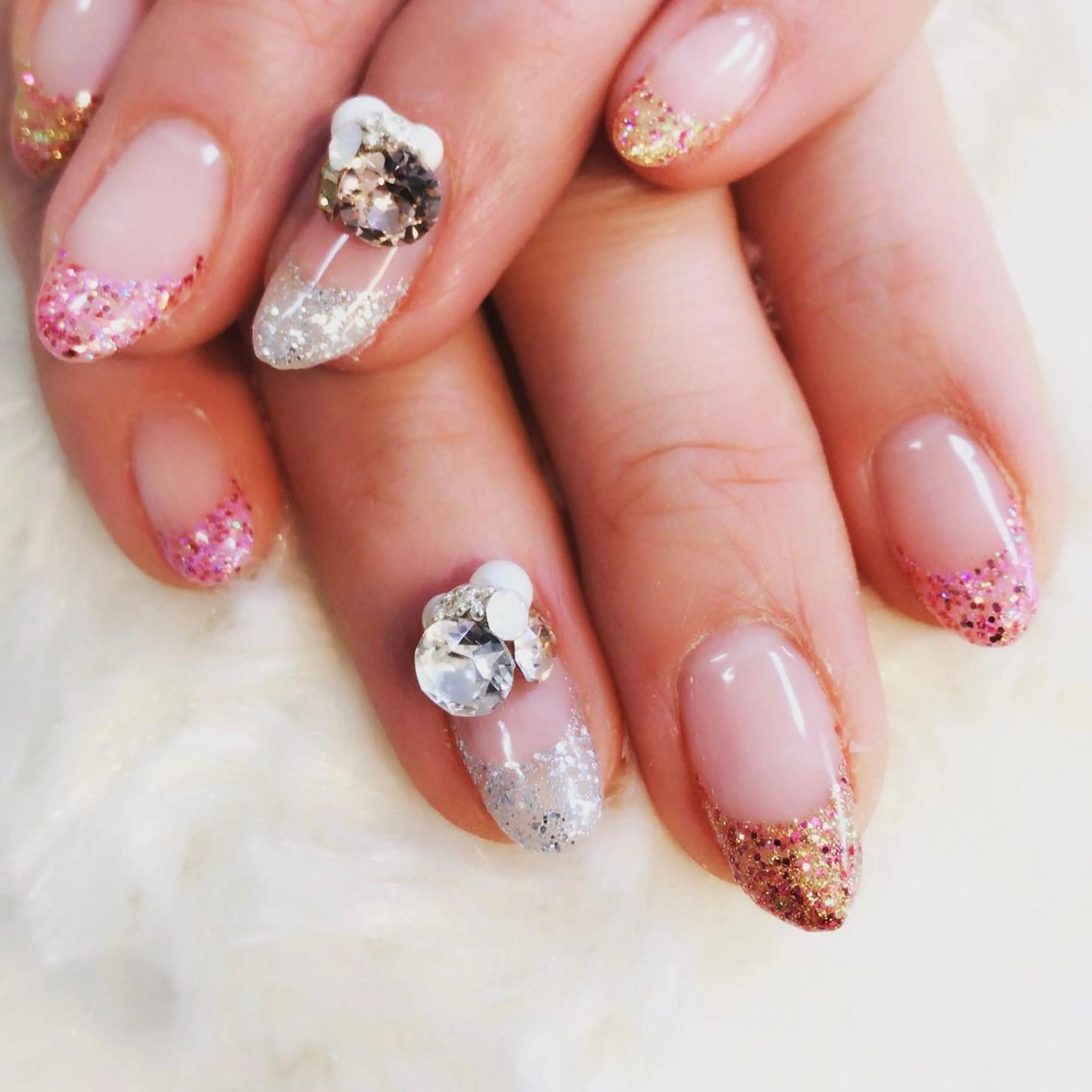 ネイル ストーンネイル ハンドネイル Nail salon Three R所属・ネイルサロン Three   R.のエステ・リラクイメージ