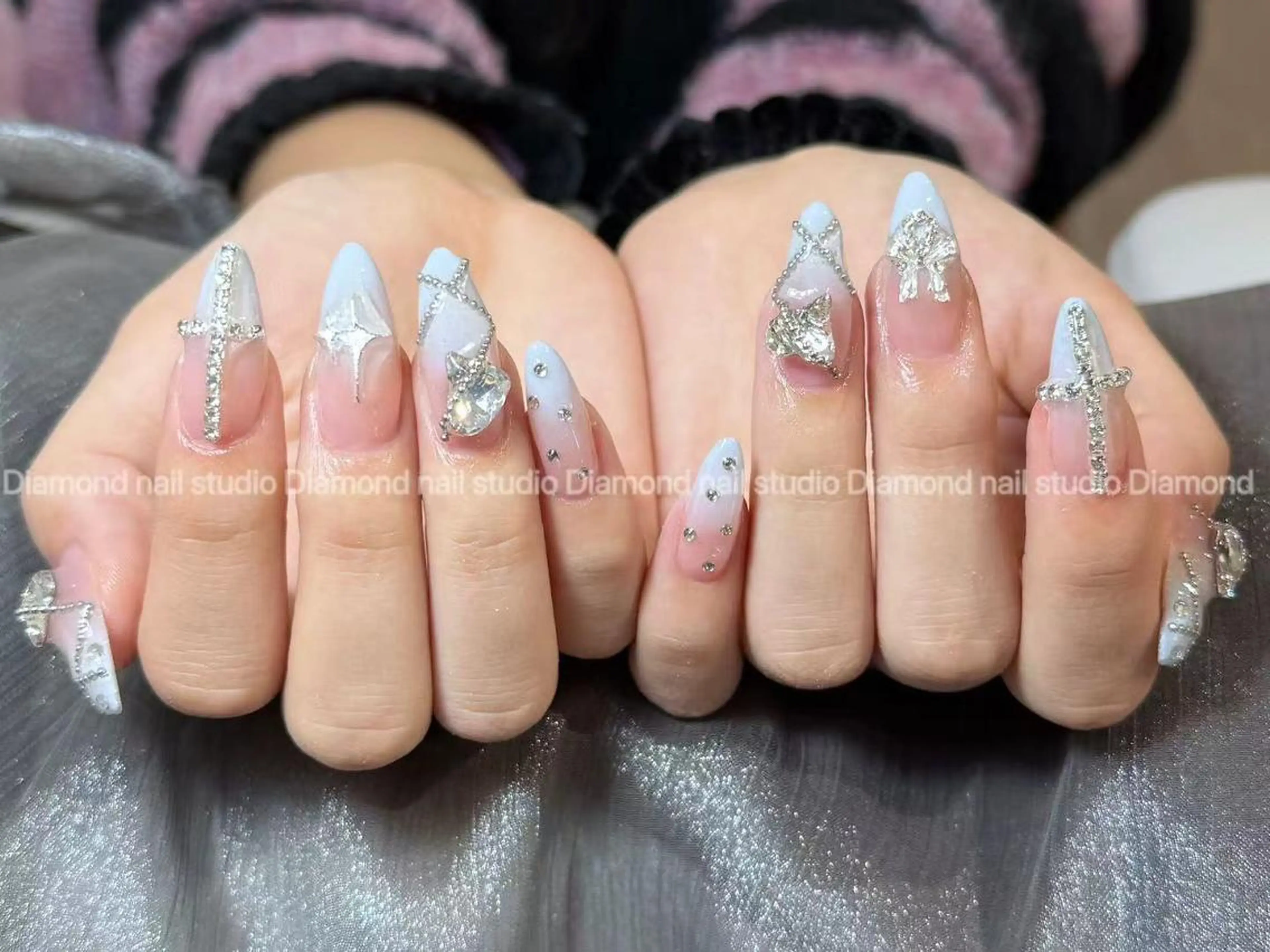 ネイル アートネイル オーロラネイル フラッシュネイル ガーリー キラキラネイル diamond ♥のネイルデザイン