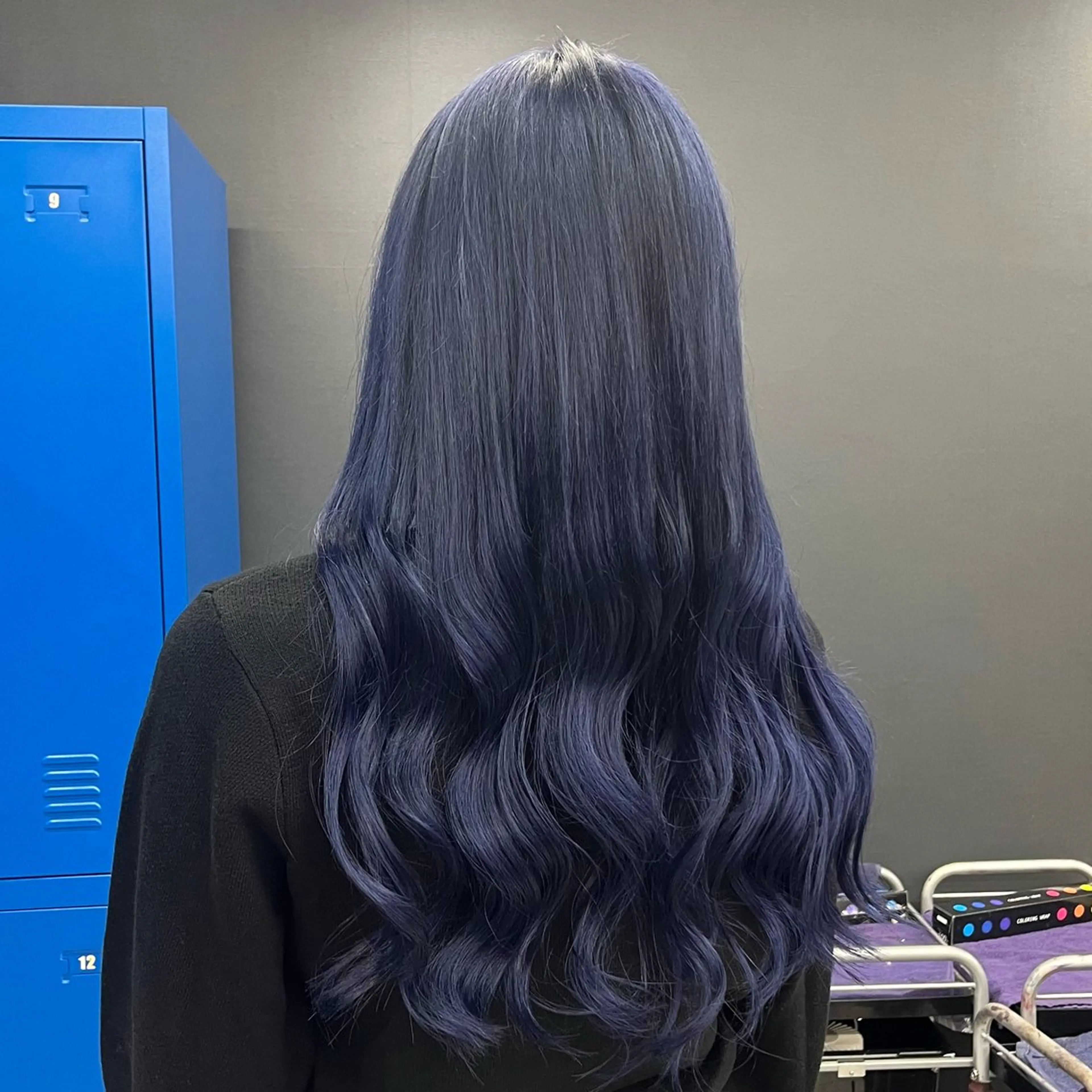 ロング カラー ブリーチ ブルーカラー ケアブリーチ ネイビーカラー ヘアカラー トリートメント white.梅田所属・White梅田  ／ COCOのヘアスタイル