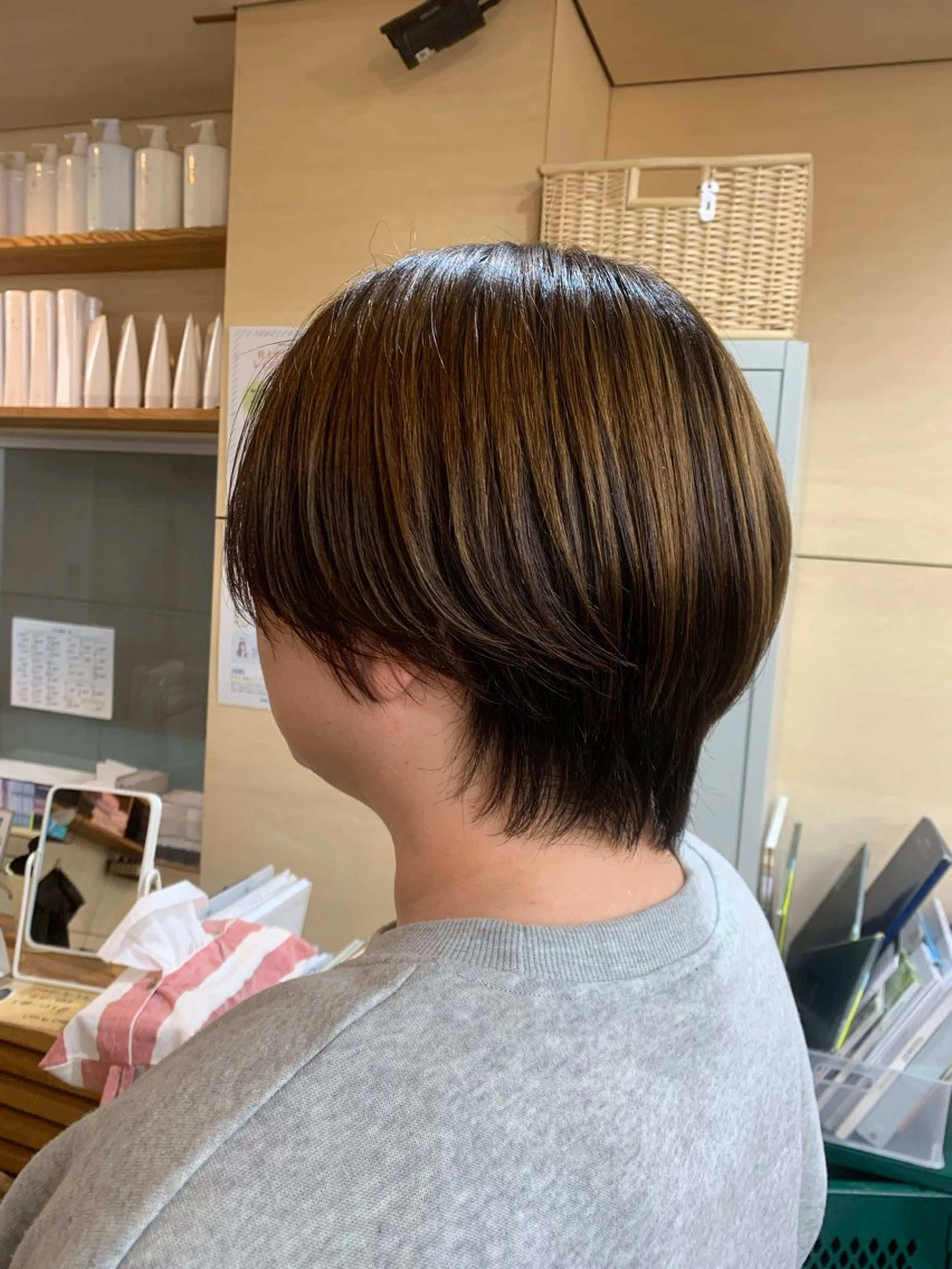 ショート ショートヘア 縮毛矯正 ニシタニ コハルのヘアスタイル