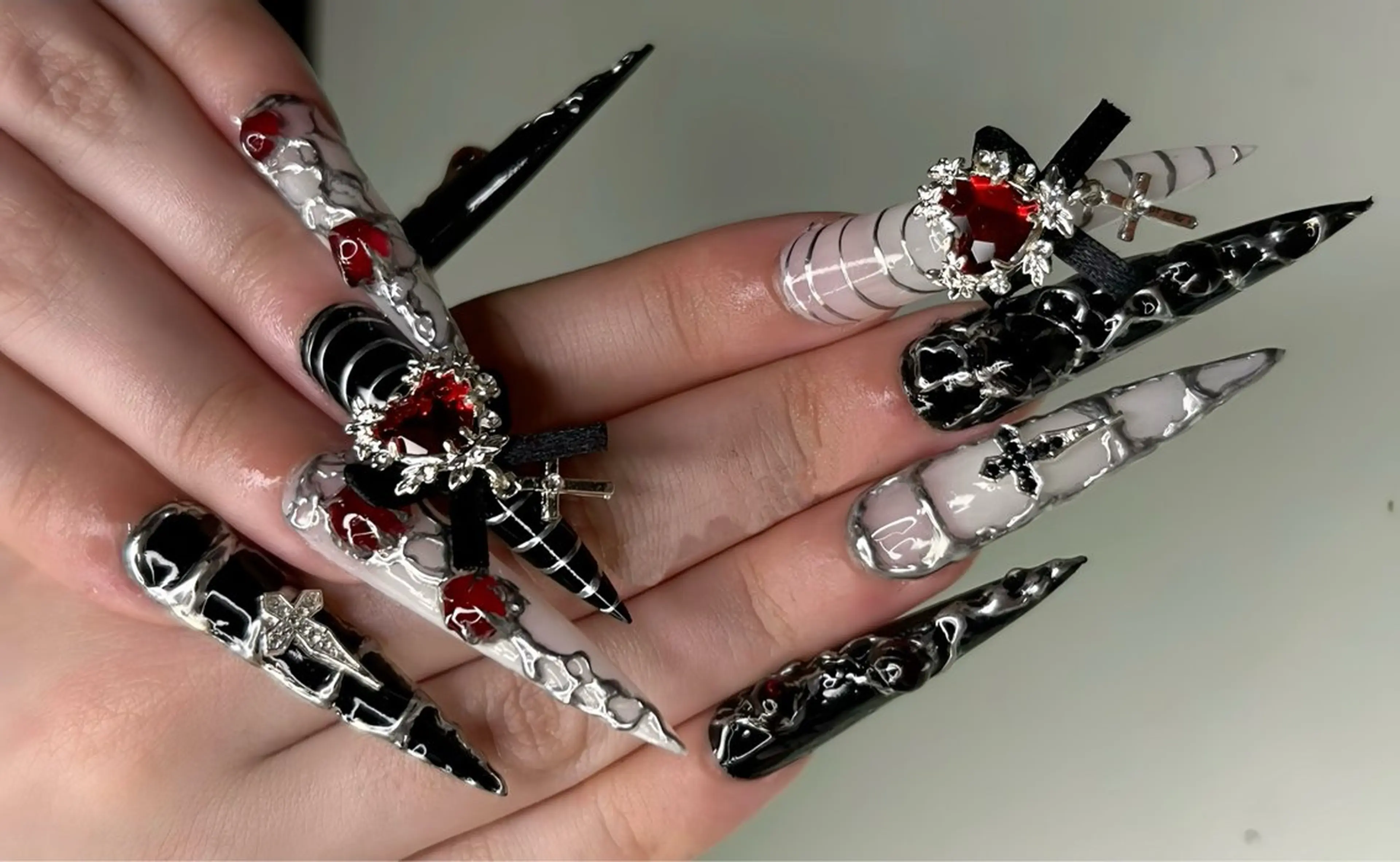 ネイル アートネイル ハロウィン ロングネイル スカルプネイル ネイルチップ ハンドネイル Rin Nail 新大久保店のネイルデザイン