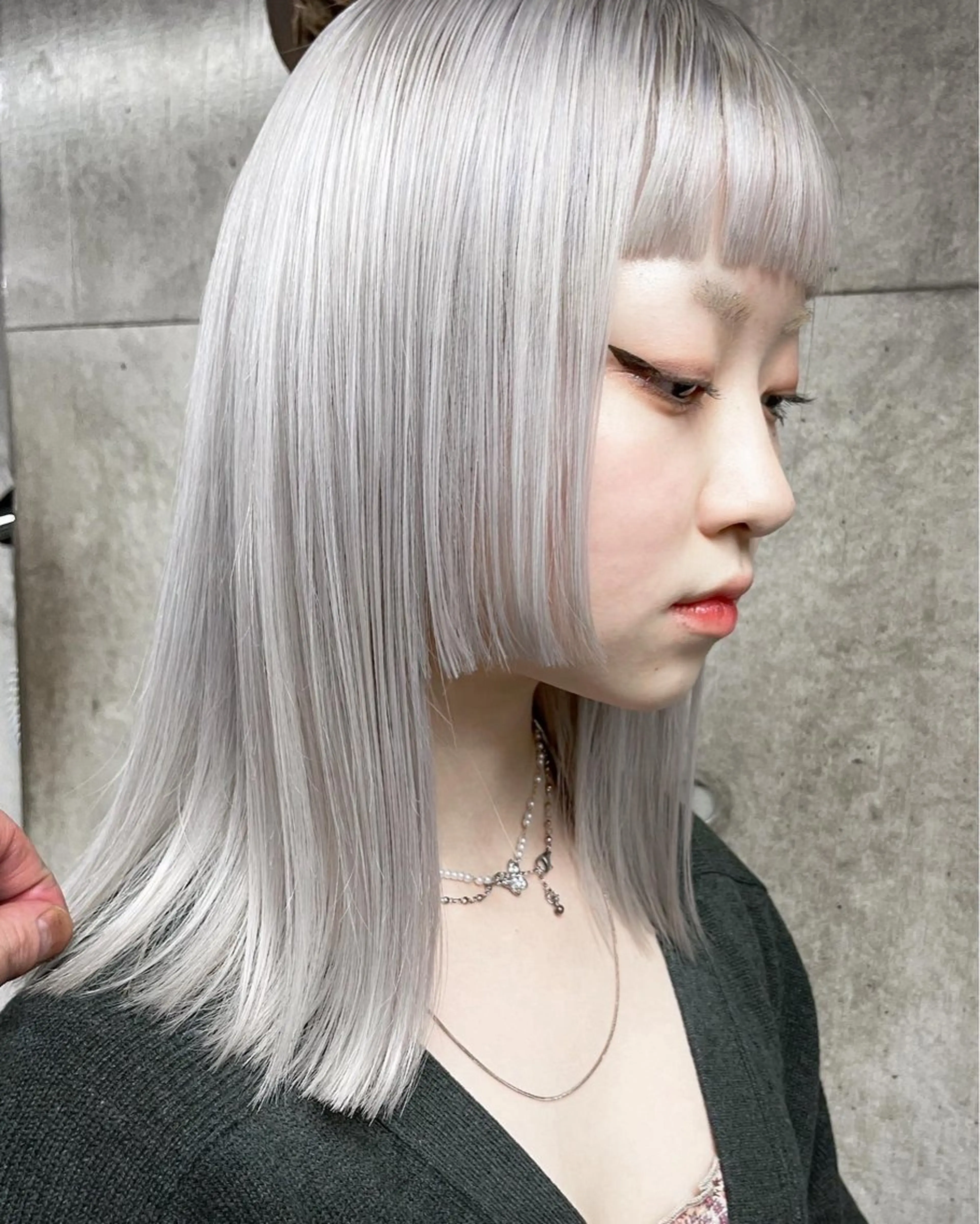 ロング カラー シルバー リュウド/ハイトーン /ブリーチ/名古屋のヘアスタイル