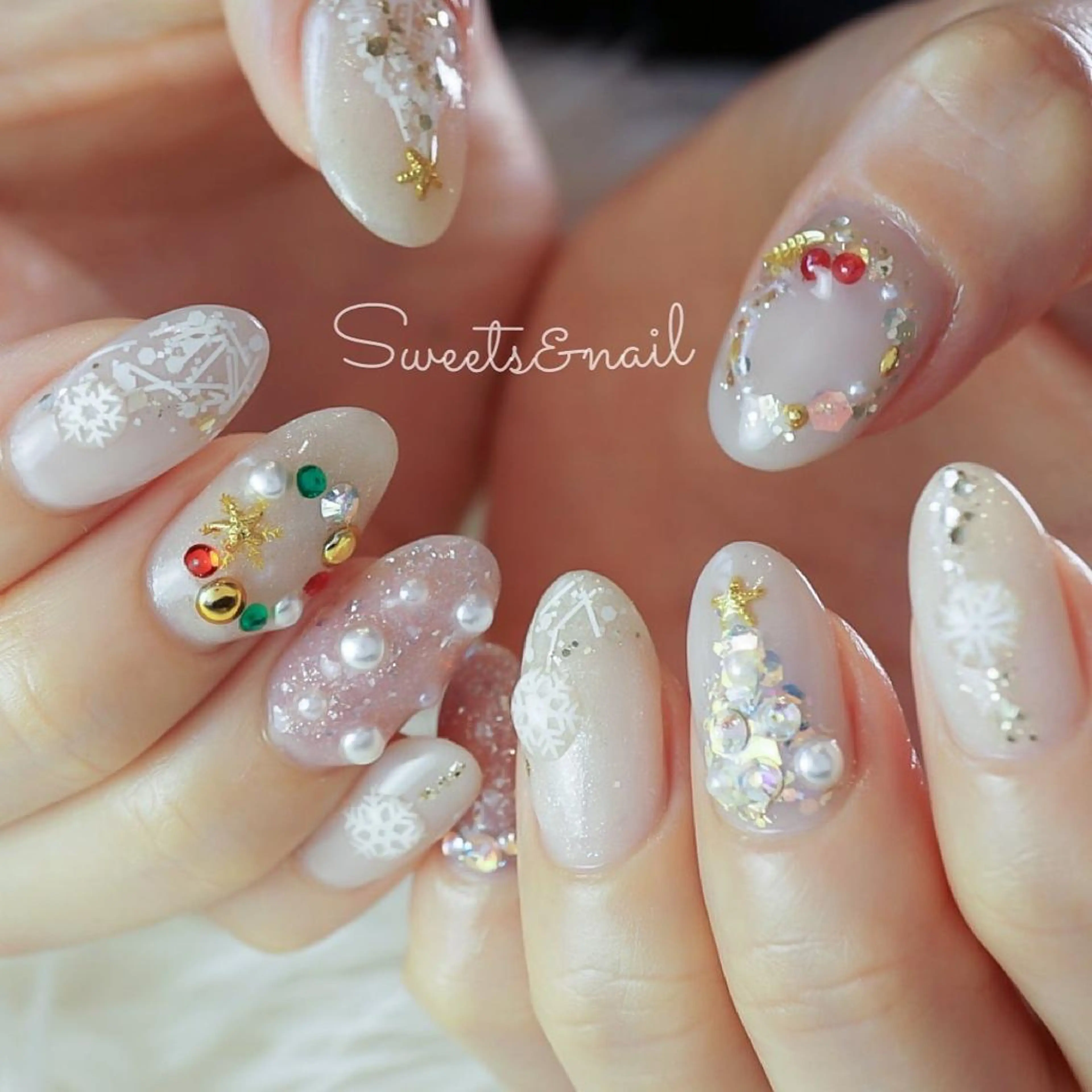 ネイル アートネイル キラキラネイル ホワイト 冬ネイル クリスマス Sweets＆ nail みなこのネイルデザイン