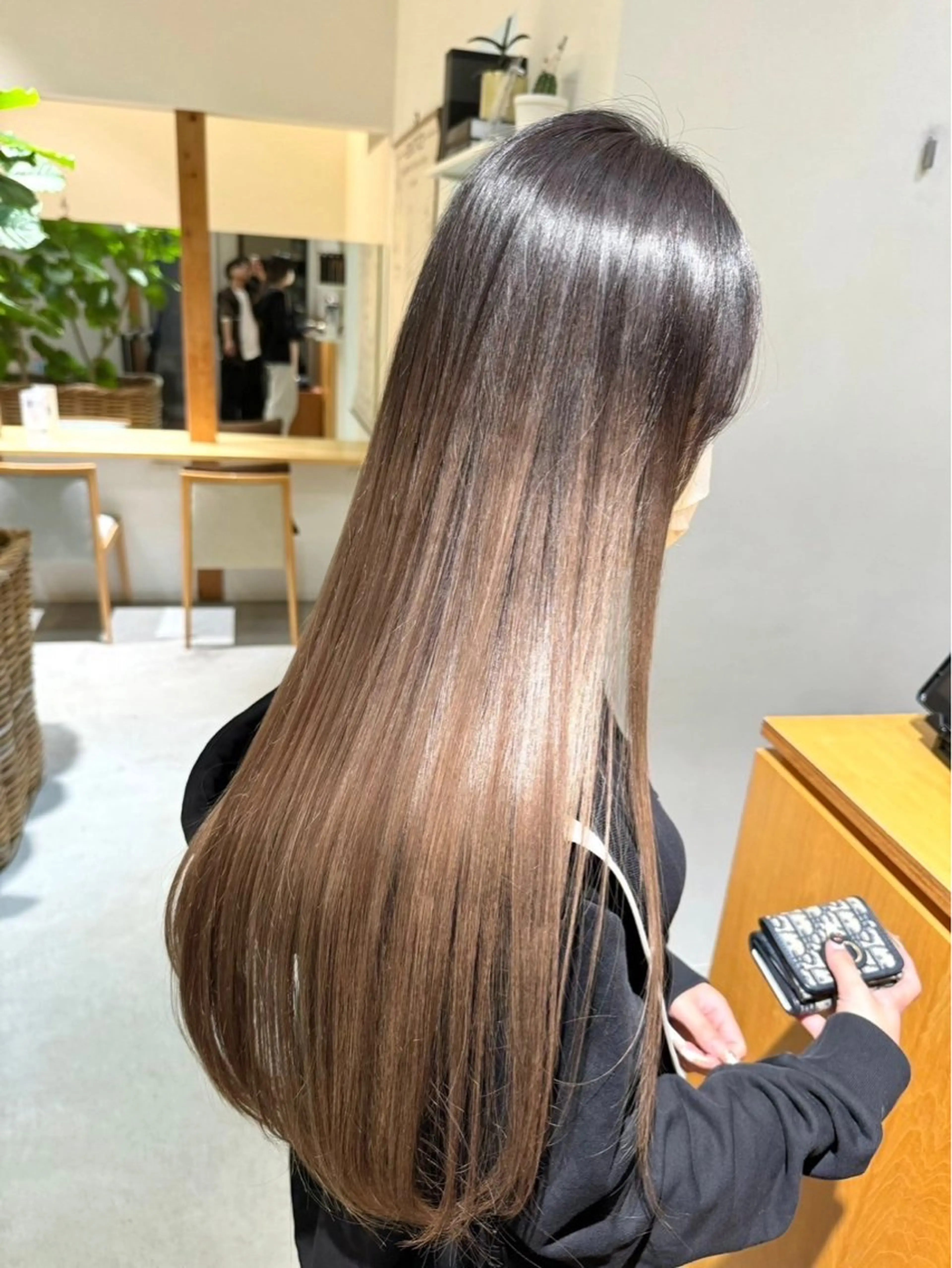 ロング 透明感ダブルカラー/ 諸岡ひばりのヘアスタイル