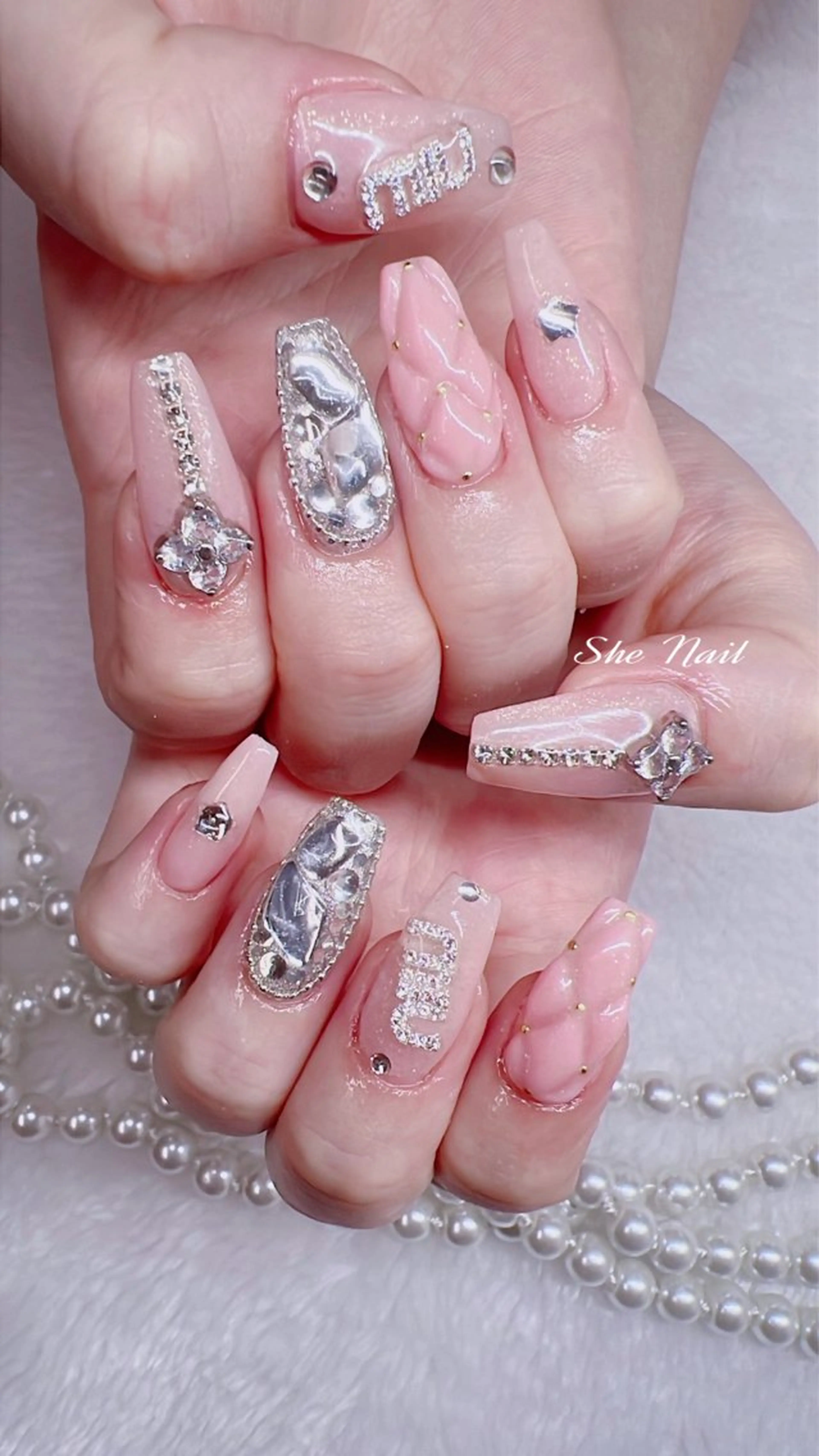 ネイル チークネイル フレンチネイル ハート キラキラネイル マグネットネイル ハンドネイル She   Nail所属・ISA_ BELLAのネイルデザイン