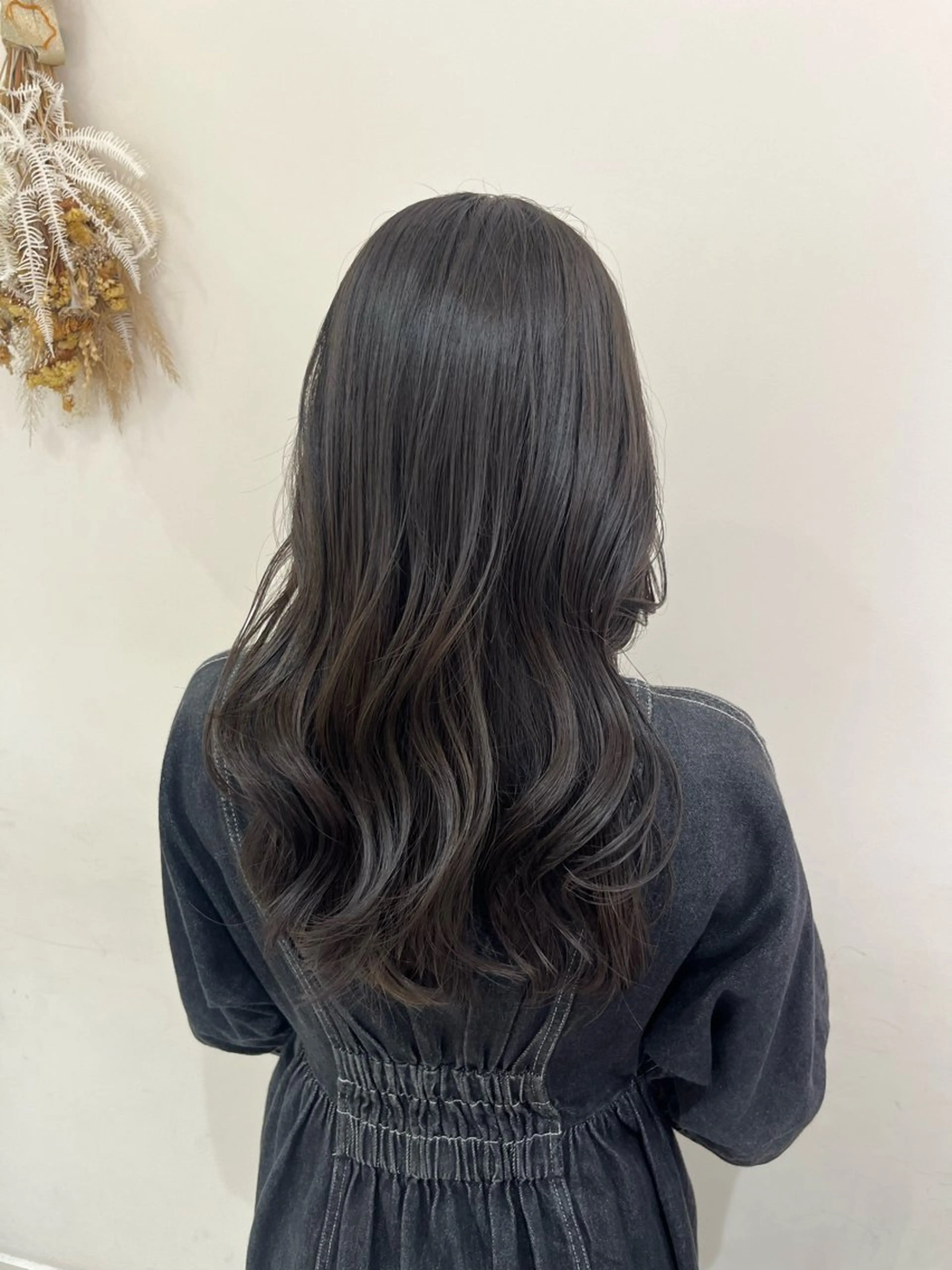 ロング 🫧オリーブカラー/ 酸性縮毛矯正銀座🫧のヘアスタイル